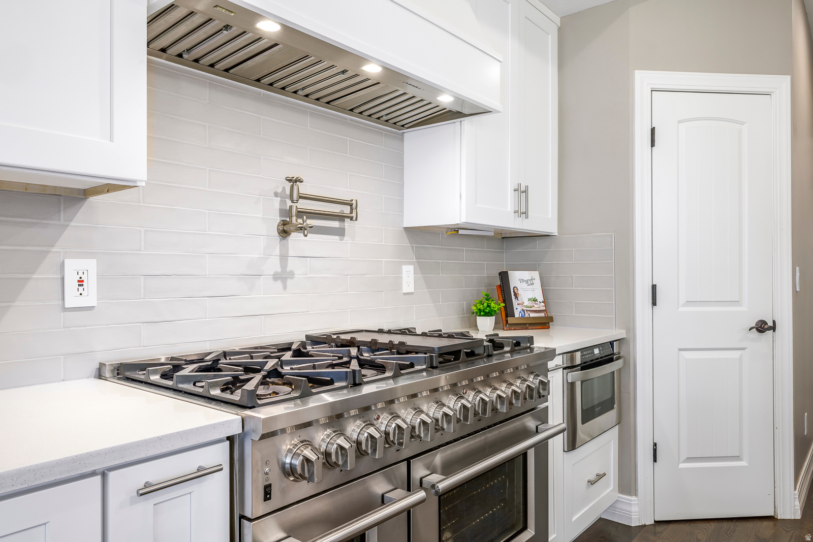 MOUNTAIN VIEW ESTATES - Residential