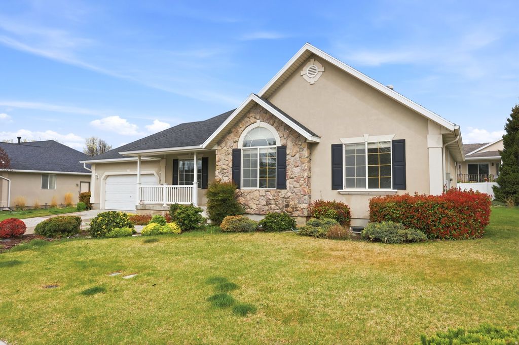 Photo of 4530 W DOWNING DR, Cedar Hills, UT 84062 (MLS # 2148284)