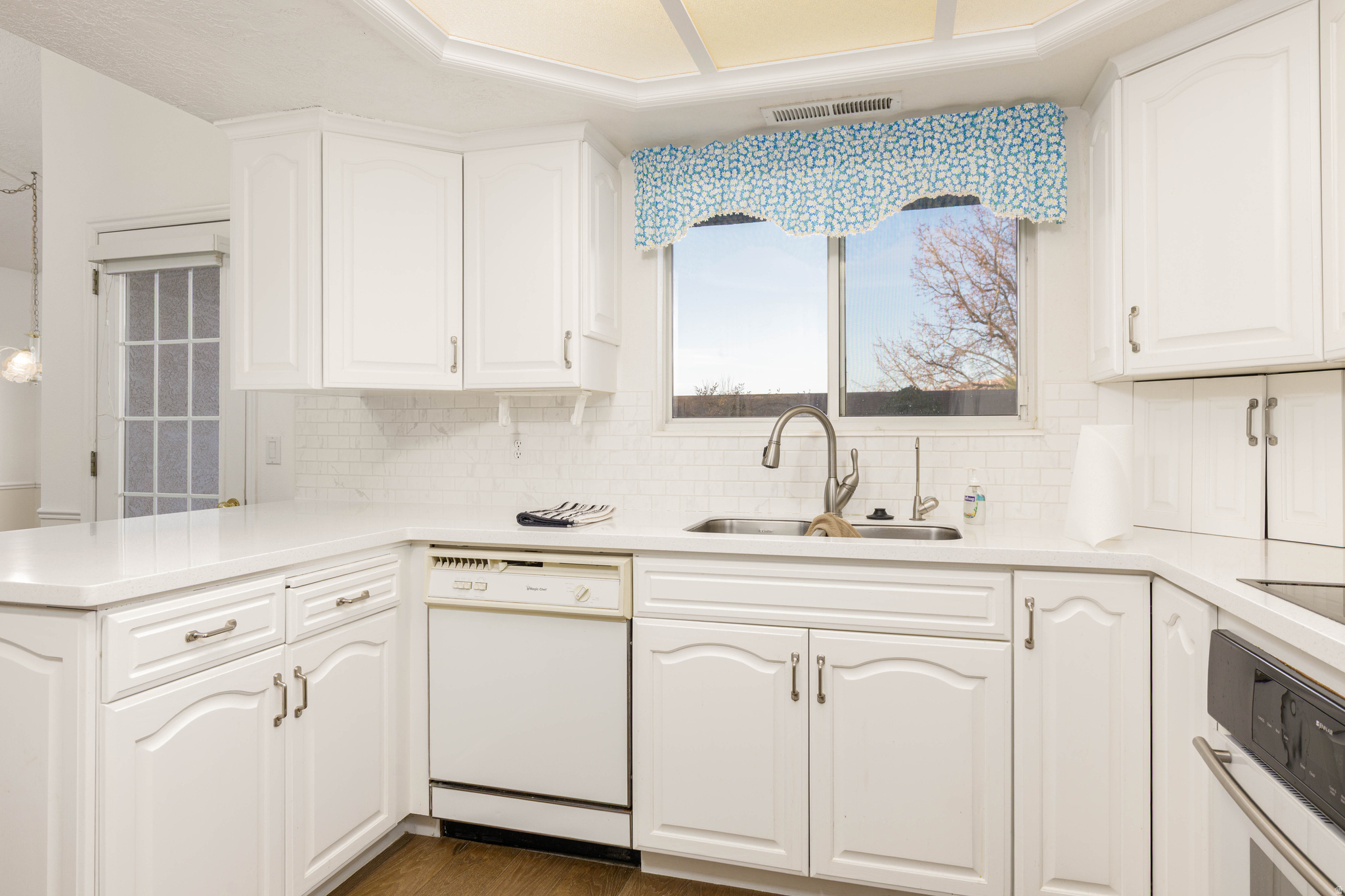 SUNRISE VIEW TOWNHOMES - Residential