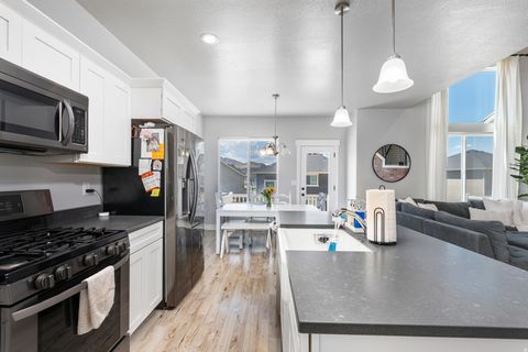 Tiny photo for 1721 W NEWCASTLE LN S, Saratoga Springs, UT 84045 (MLS # 2174050)