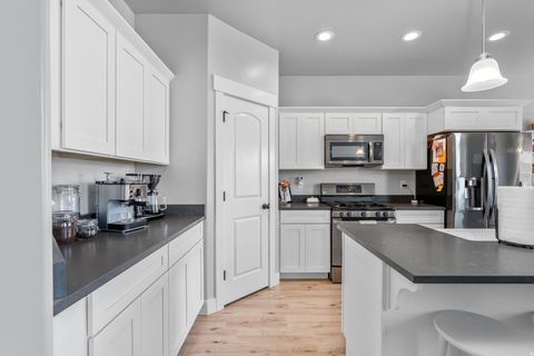 Tiny photo for 1721 W NEWCASTLE LN S, Saratoga Springs, UT 84045 (MLS # 2174050)