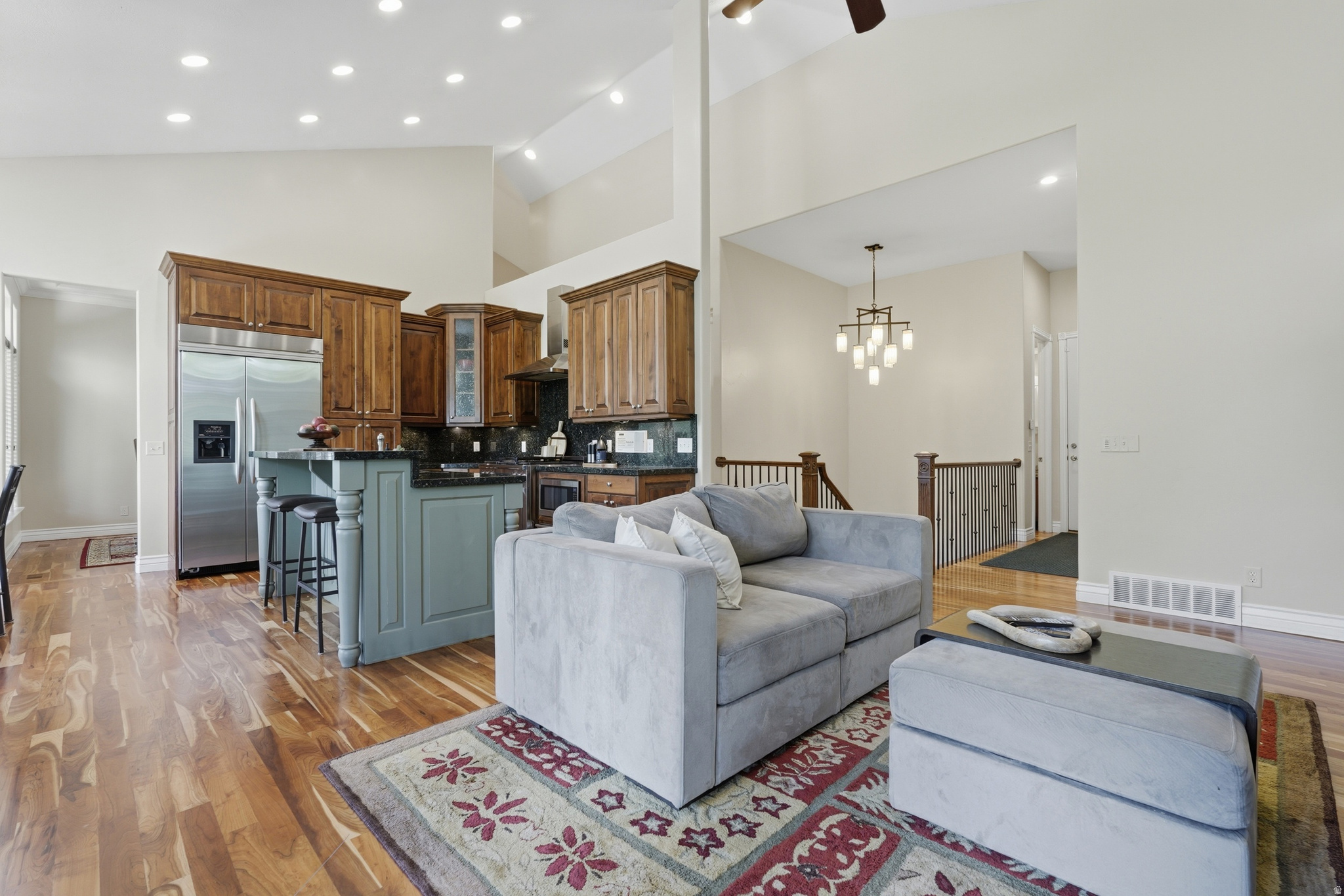 LINCOLN PLACE - Residential