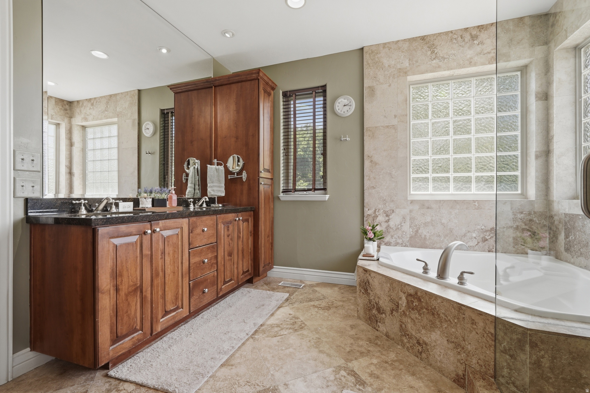 LINCOLN PLACE - Residential