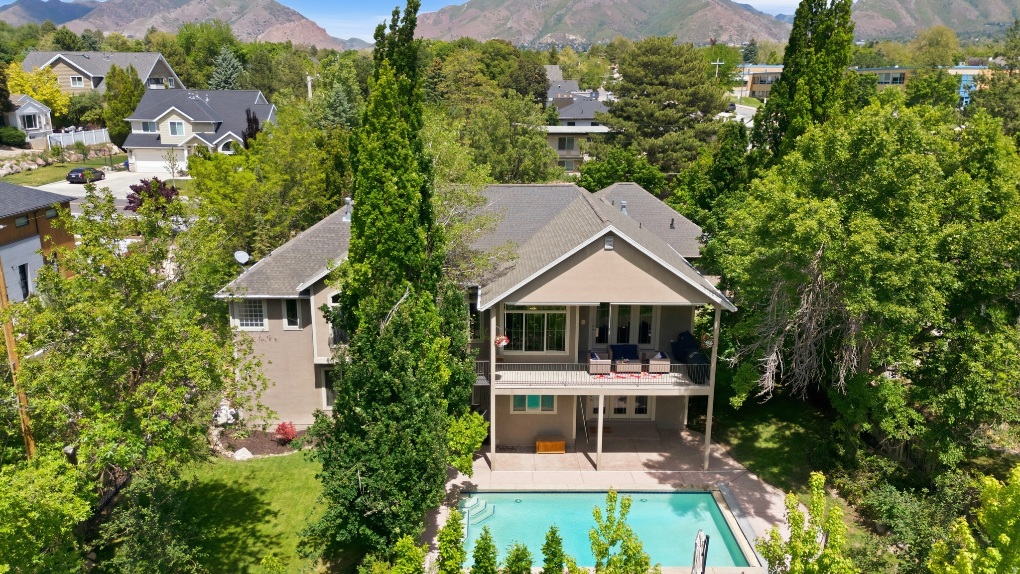 LINCOLN PLACE - Residential