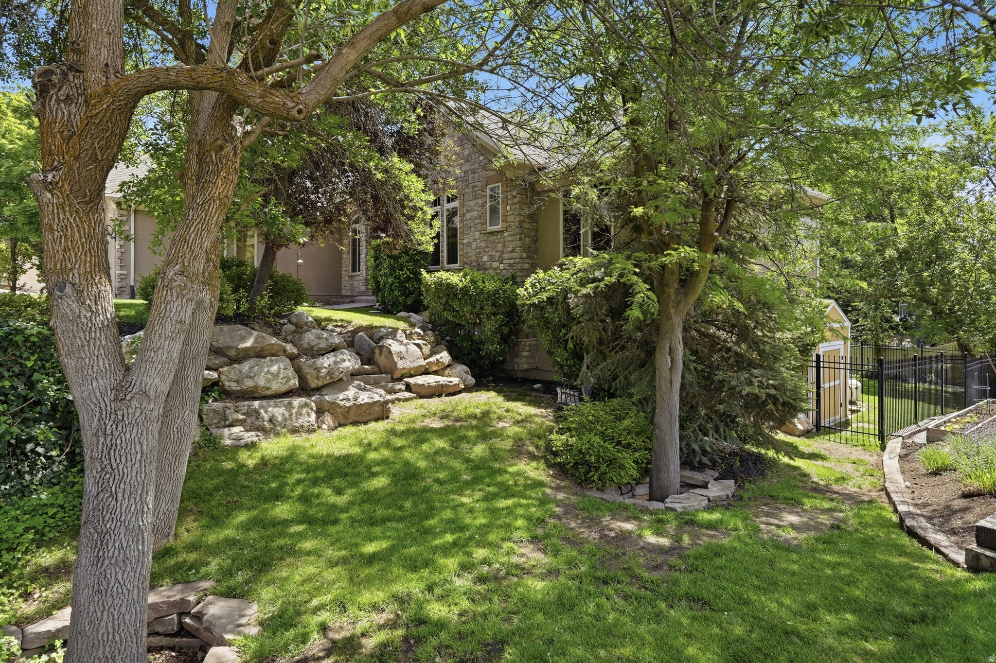 LINCOLN PLACE - Residential