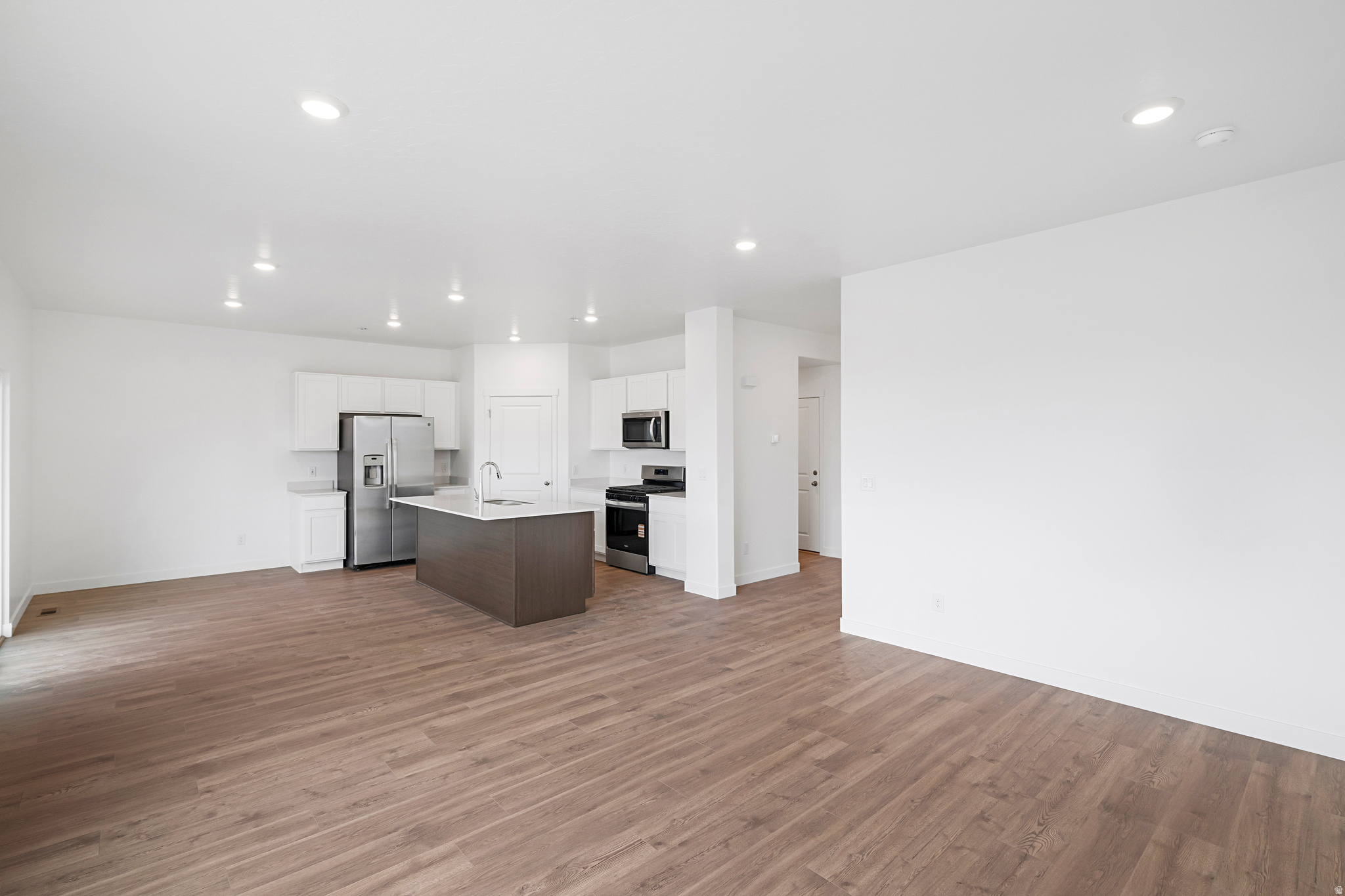 MONTREUX - Residential Lease