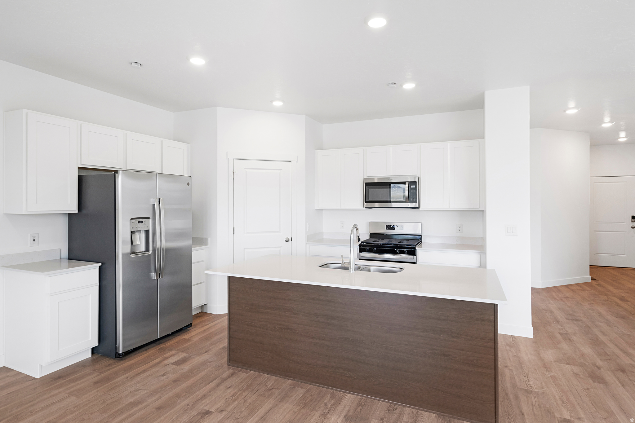 MONTREUX - Residential Lease