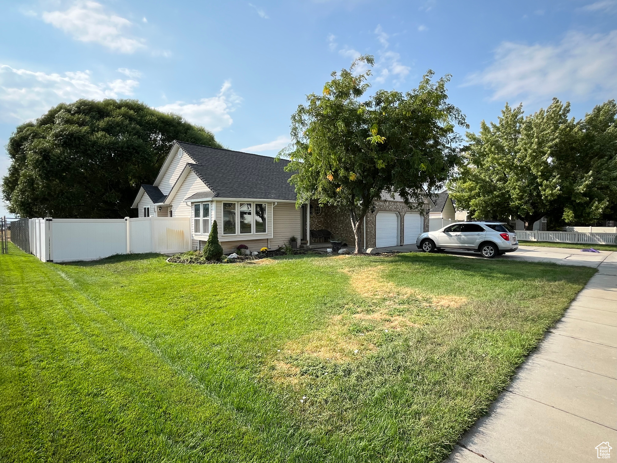 THREE MILE CREEK - Residential