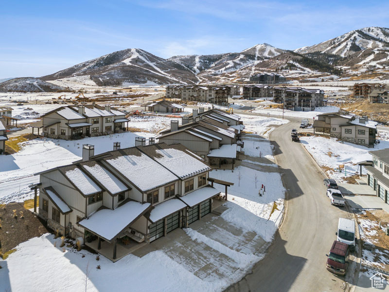 MAYFLOWER LAKESIDE - Residential