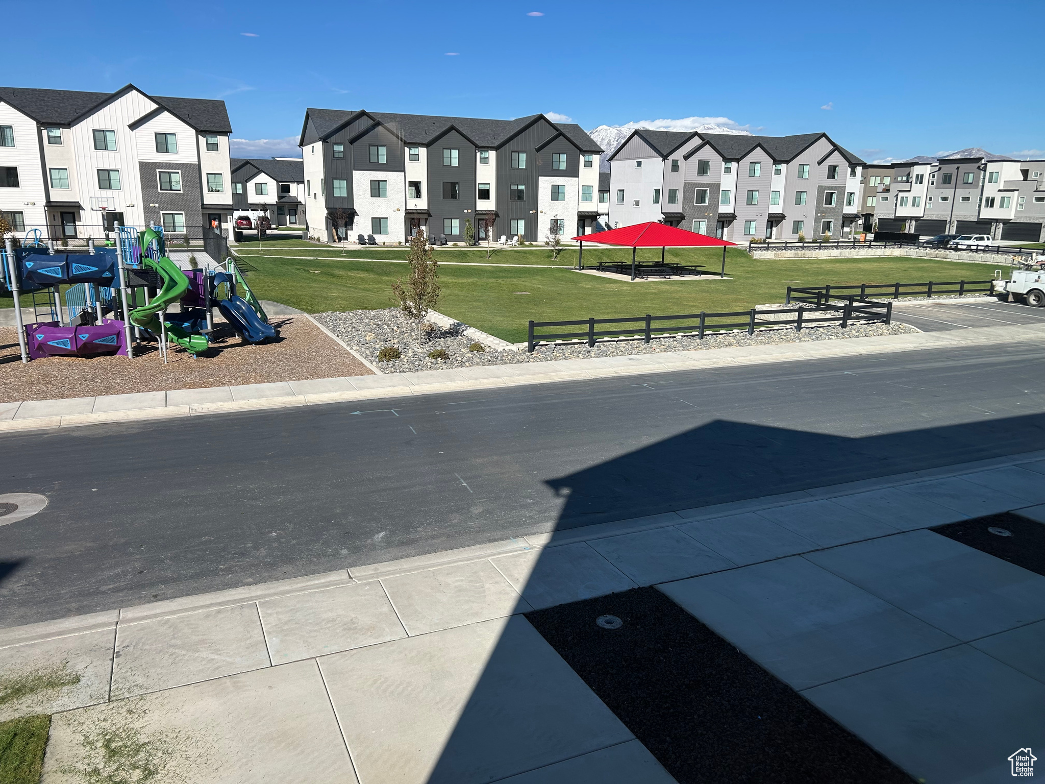 HAVEN OAKS - Residential