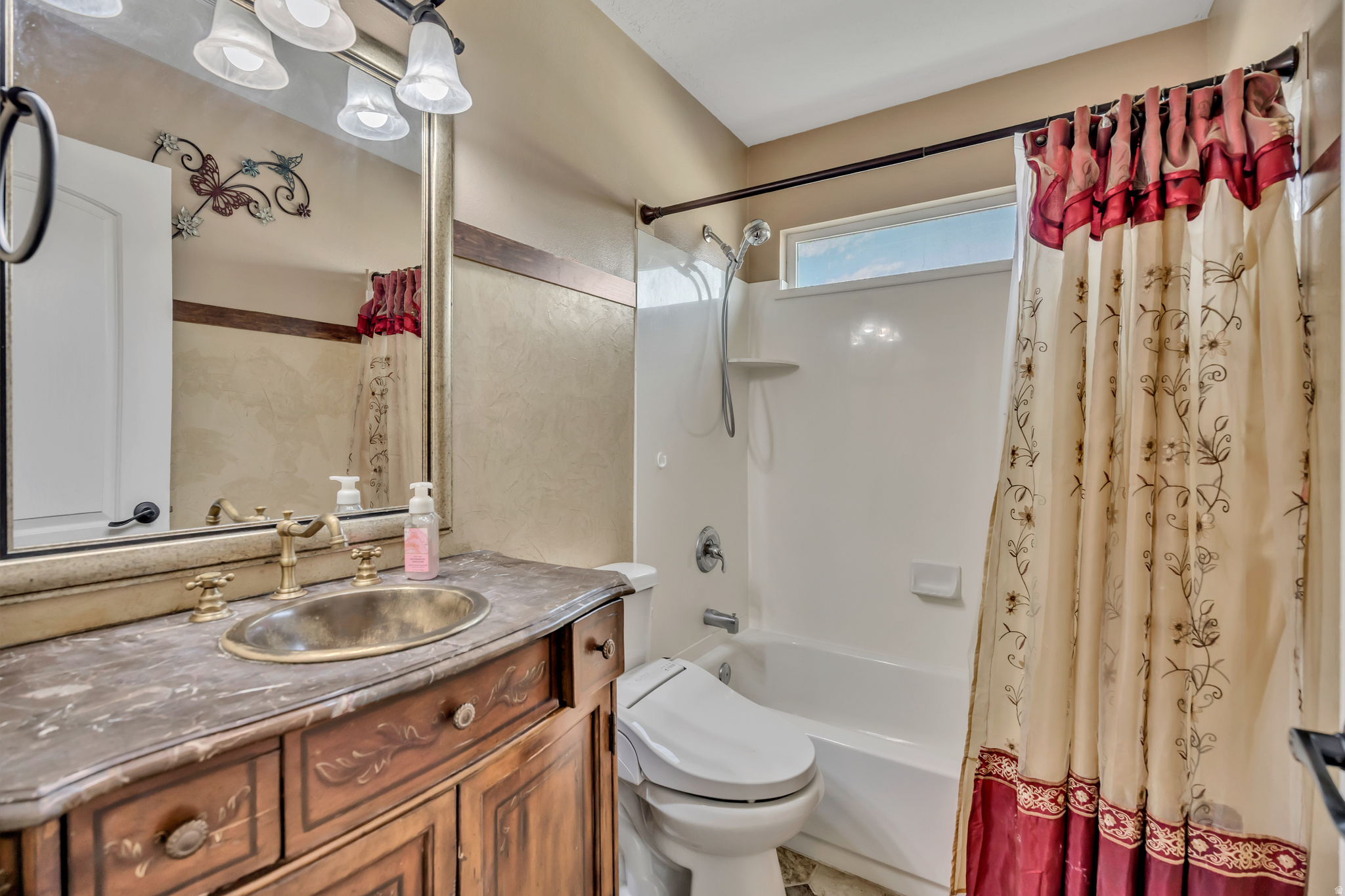 SARATOGA HILLS - Residential