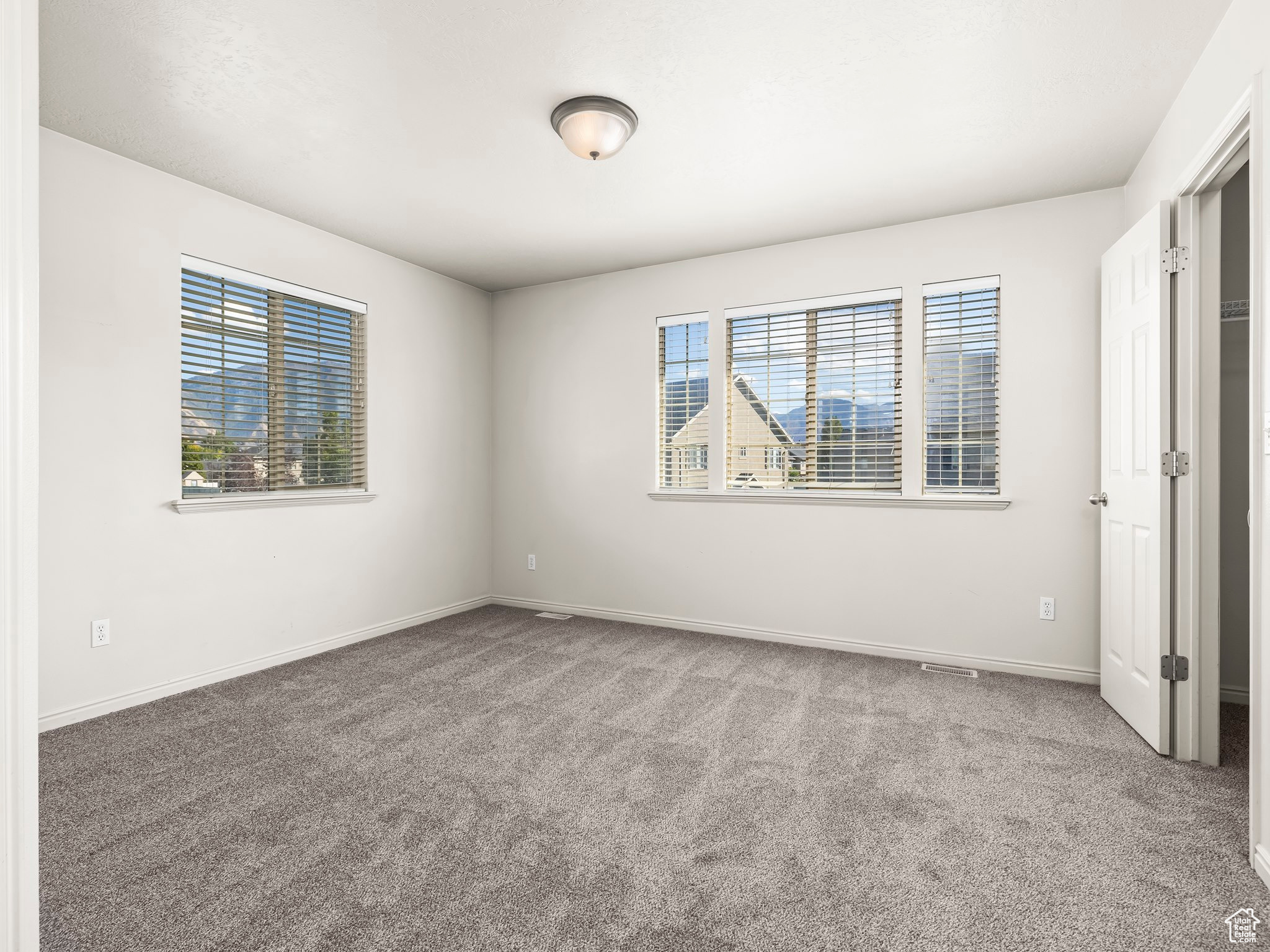 Springville, Utah 84663, United States, 3 Bedrooms Bedrooms, ,3 BathroomsBathrooms,Residential,Pending,82497