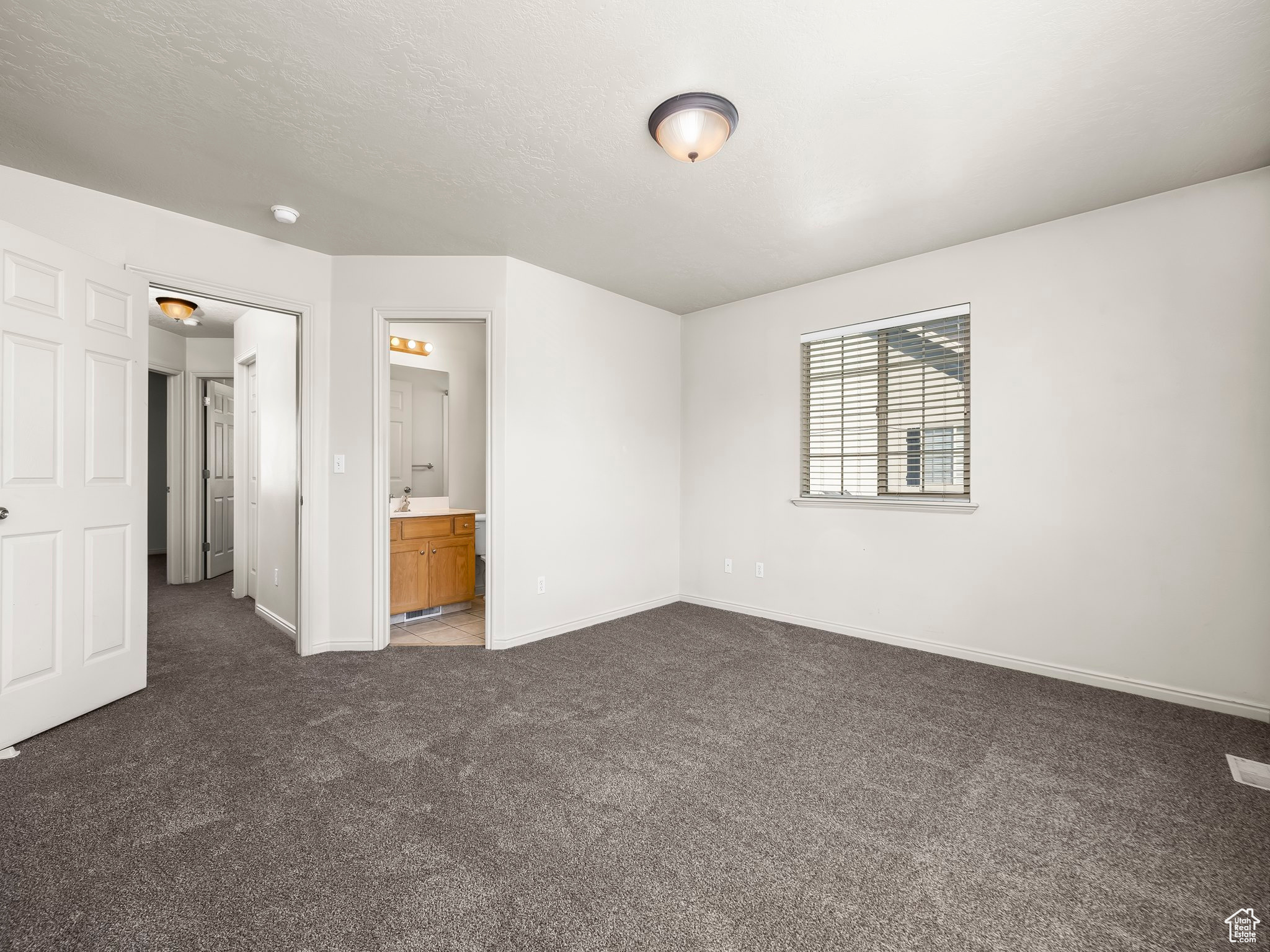 Springville, Utah 84663, United States, 3 Bedrooms Bedrooms, ,3 BathroomsBathrooms,Residential,Pending,82497