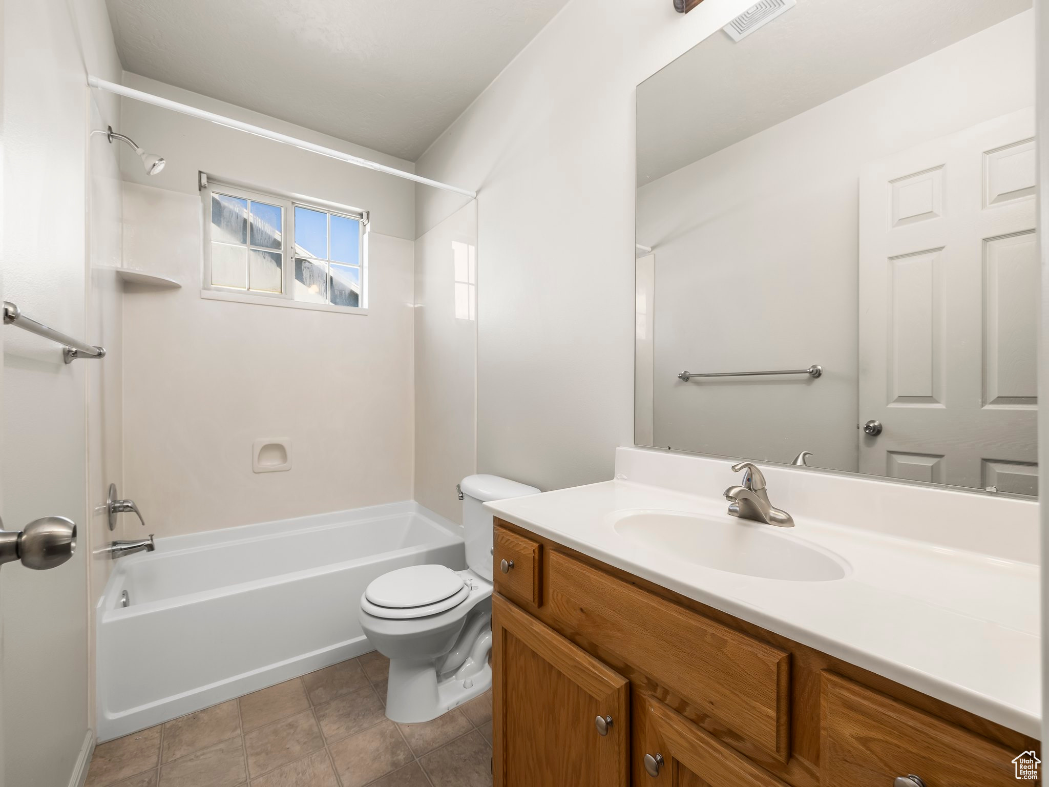 Springville, Utah 84663, United States, 3 Bedrooms Bedrooms, ,3 BathroomsBathrooms,Residential,Pending,82497