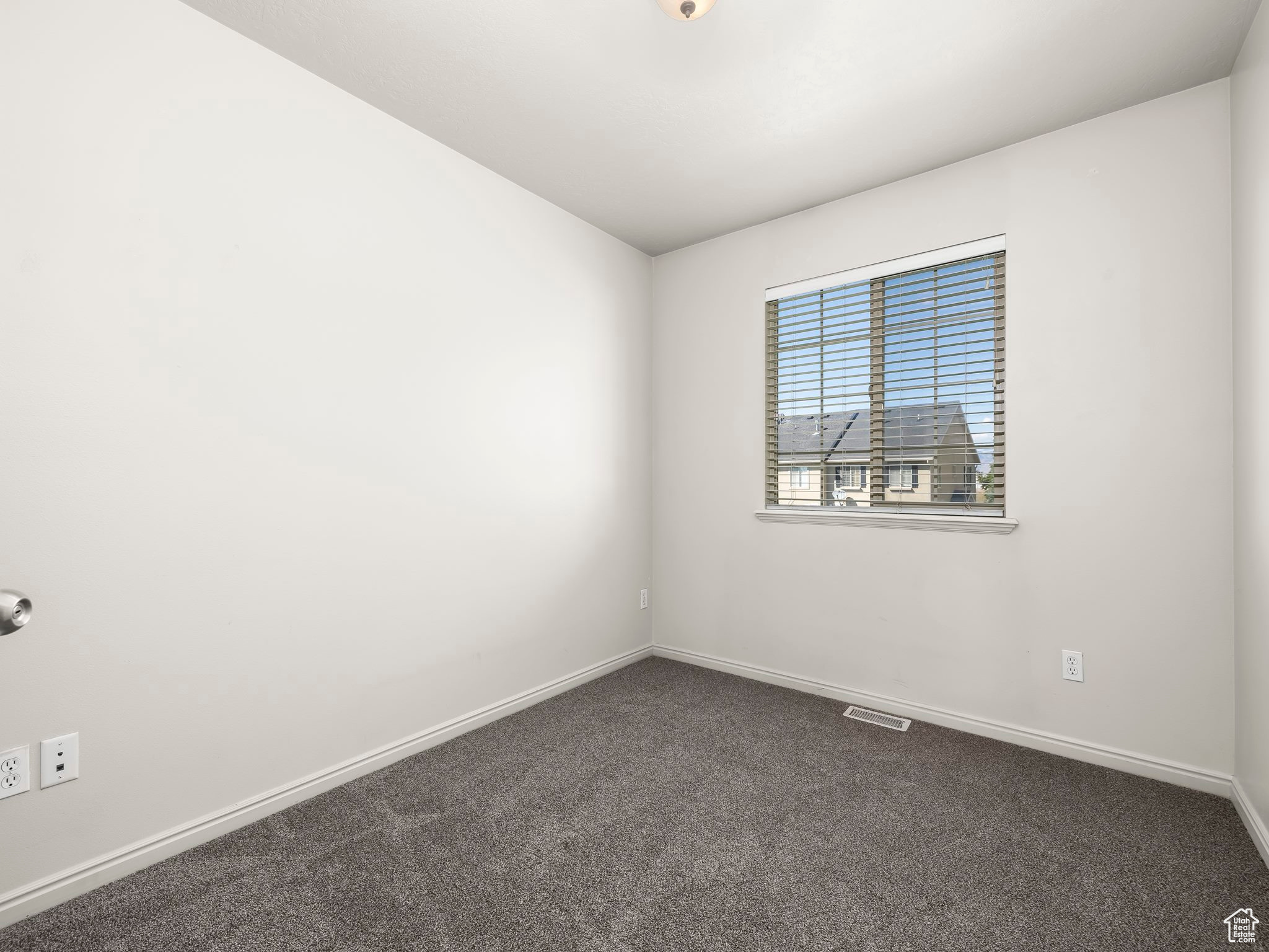 Springville, Utah 84663, United States, 3 Bedrooms Bedrooms, ,3 BathroomsBathrooms,Residential,Pending,82497