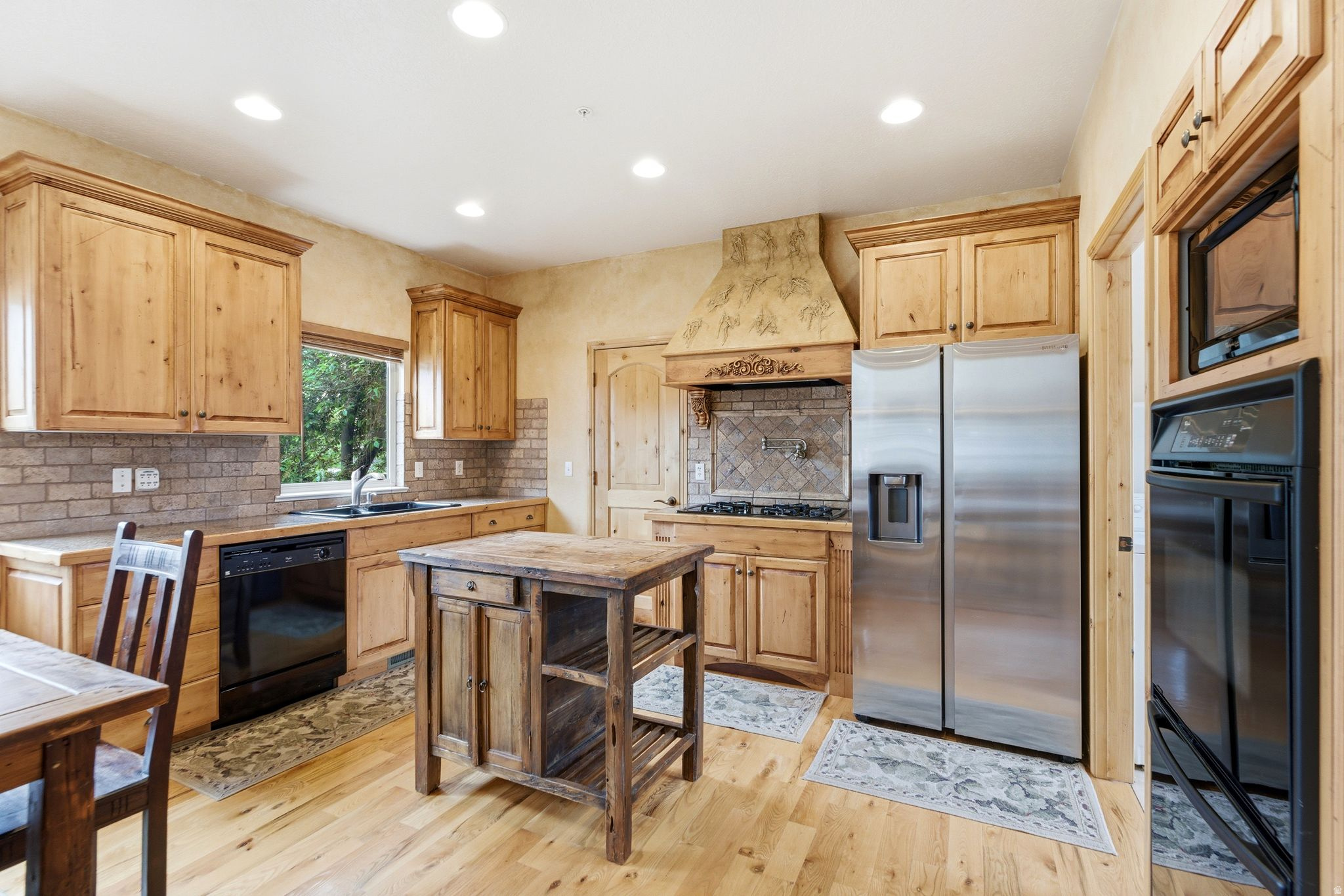 CASCADES AT MOOSE HOLLOW - Residential