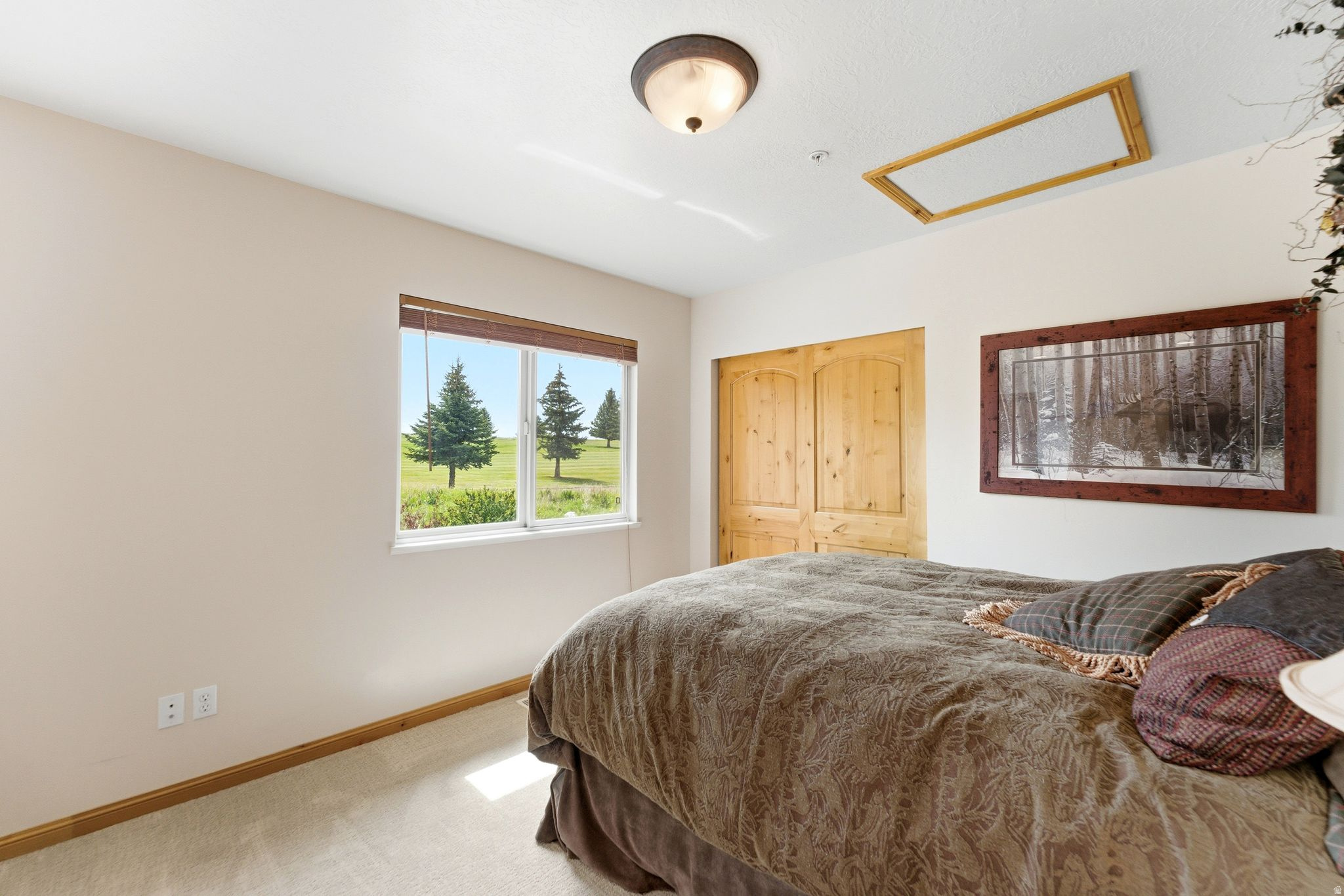 CASCADES AT MOOSE HOLLOW - Residential