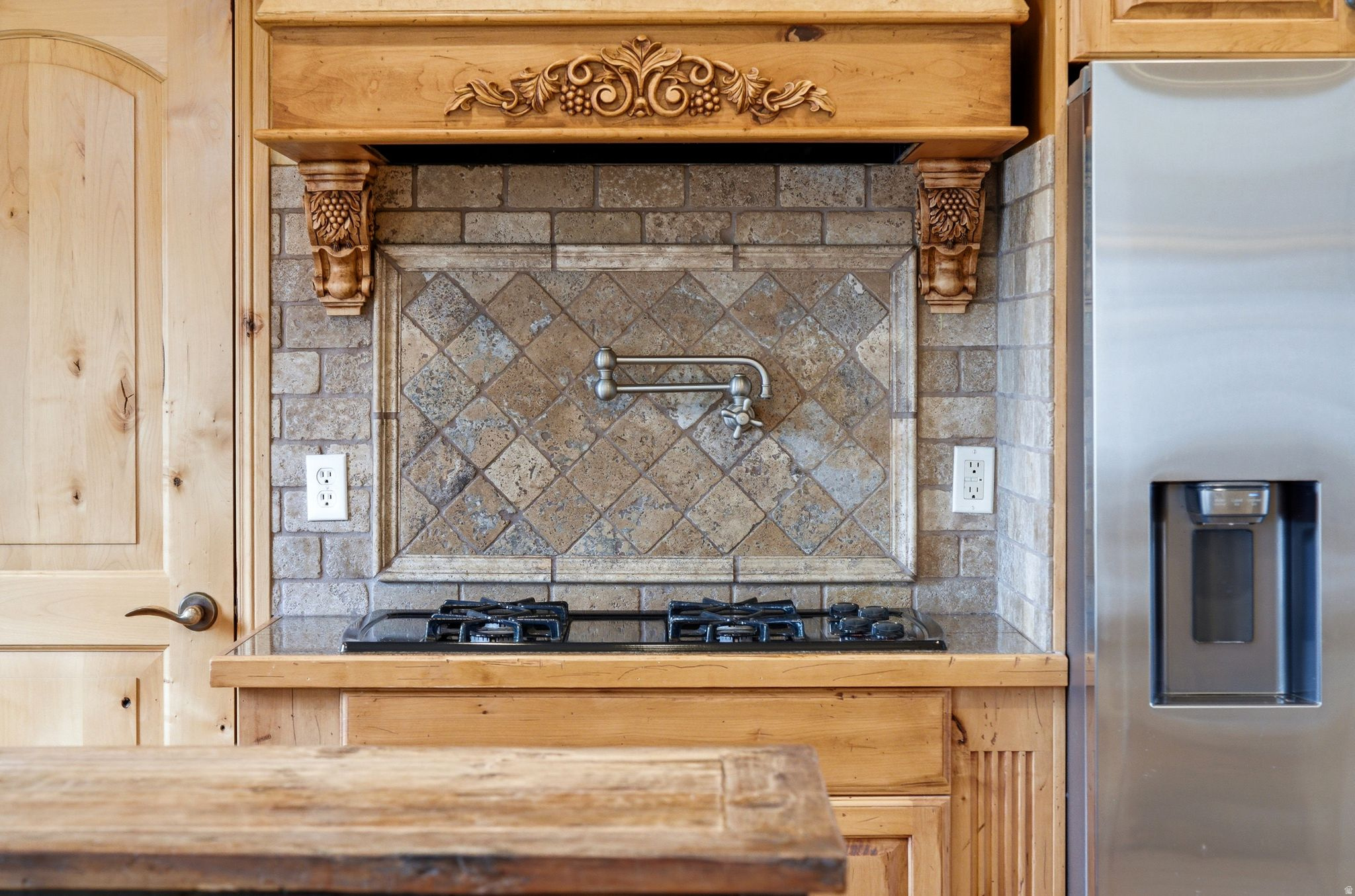 CASCADES AT MOOSE HOLLOW - Residential