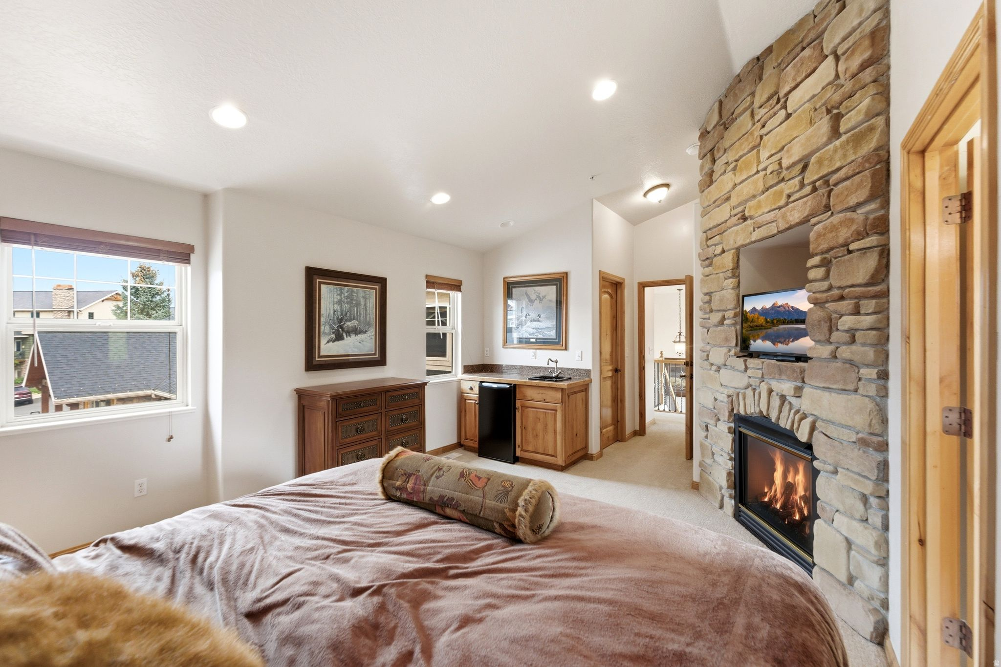 CASCADES AT MOOSE HOLLOW - Residential