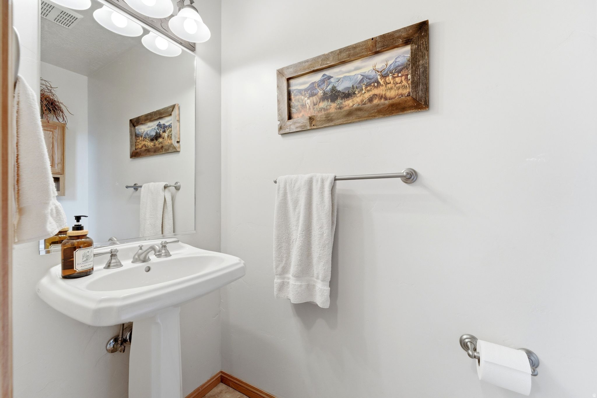 CASCADES AT MOOSE HOLLOW - Residential