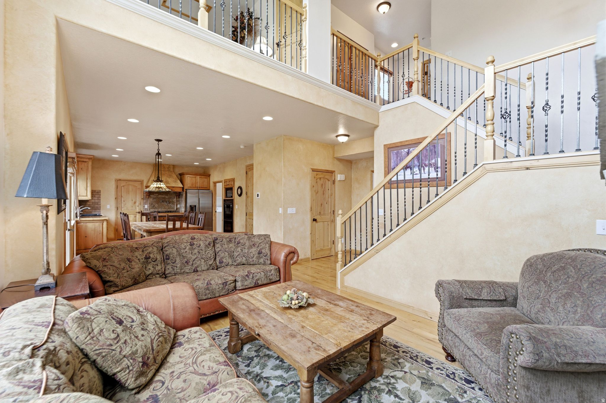 CASCADES AT MOOSE HOLLOW - Residential