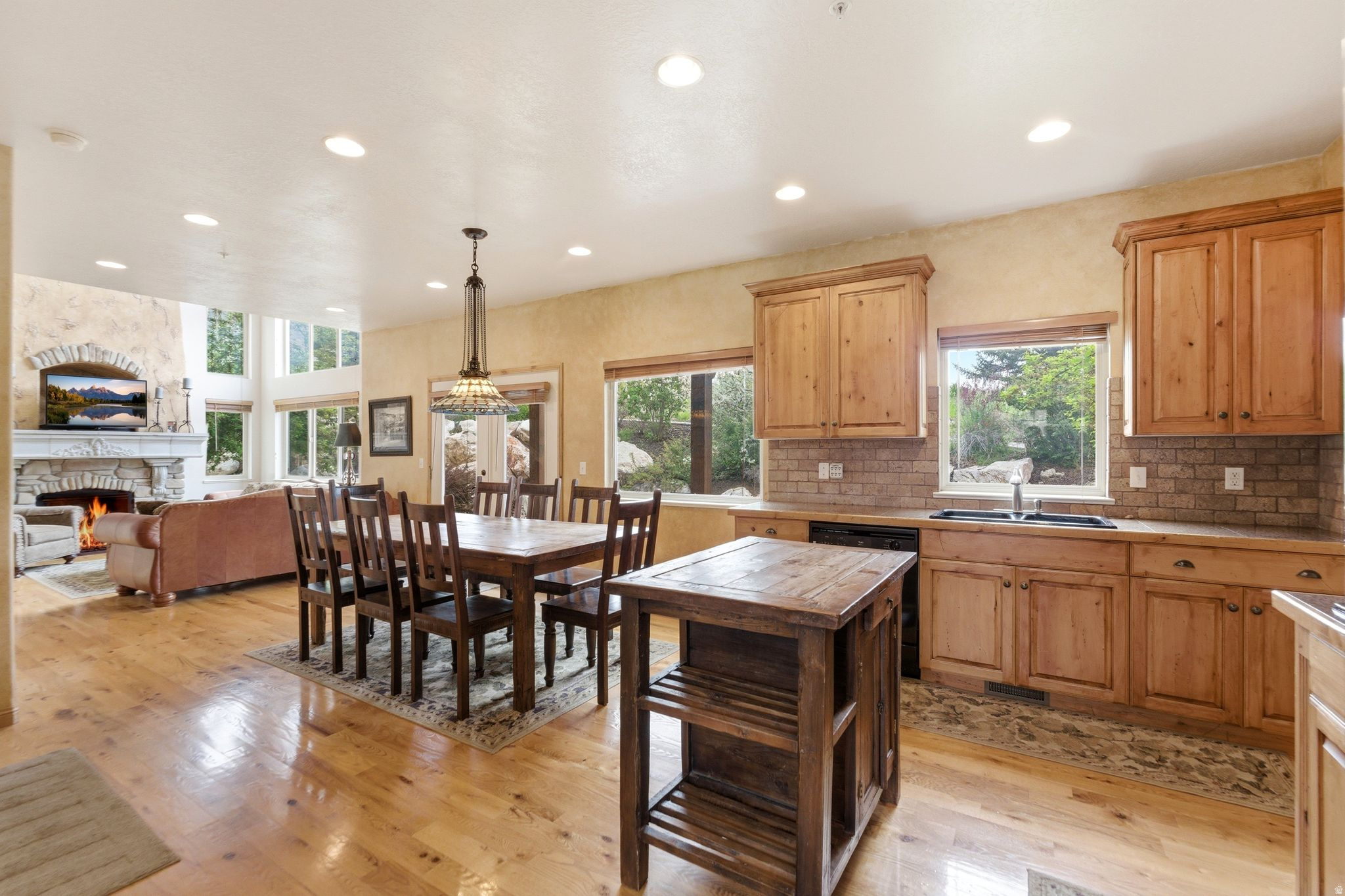 CASCADES AT MOOSE HOLLOW - Residential
