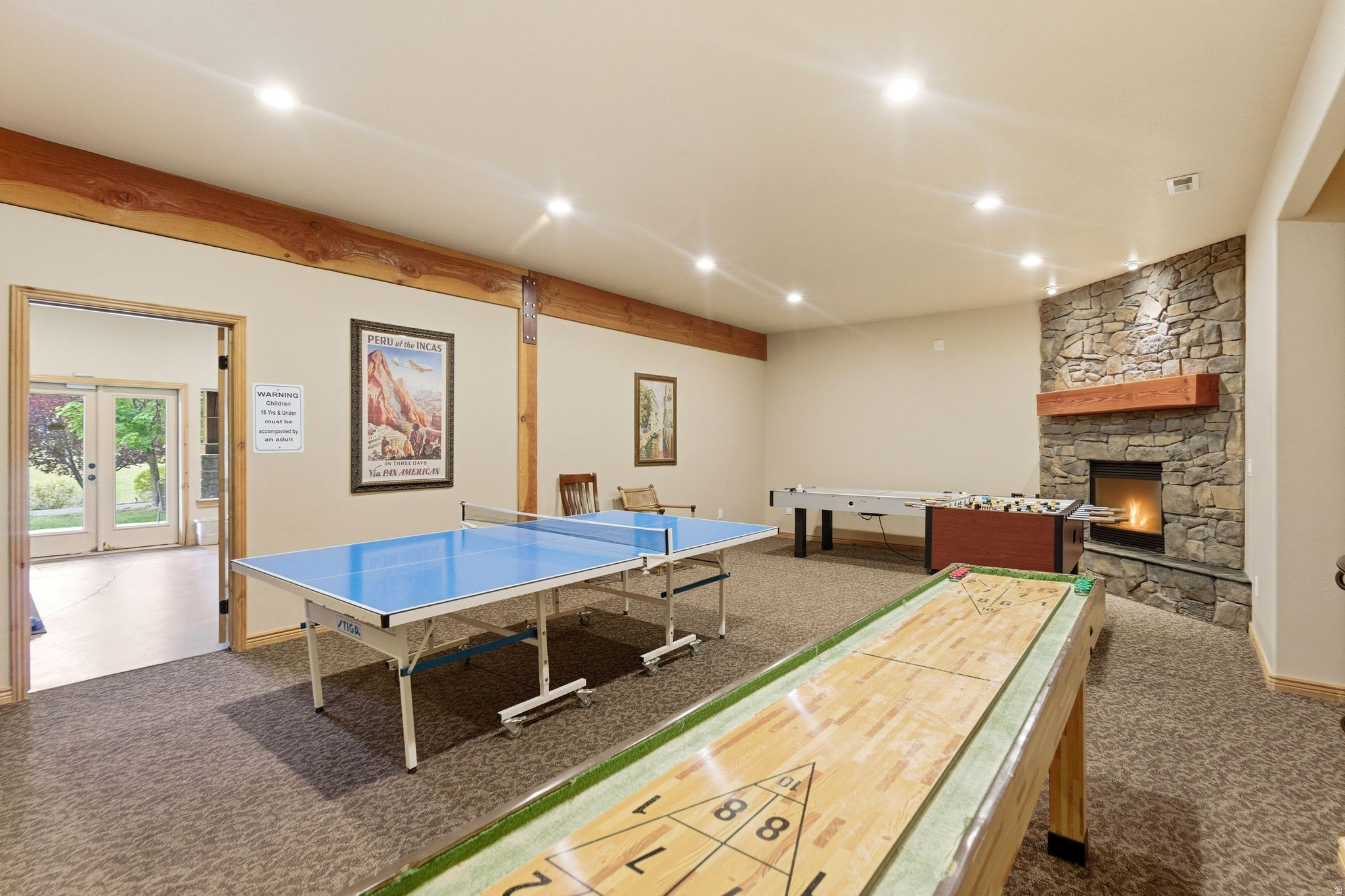 CASCADES AT MOOSE HOLLOW - Residential