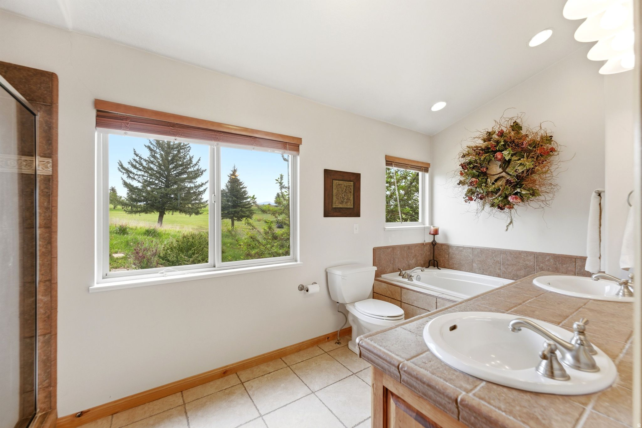 CASCADES AT MOOSE HOLLOW - Residential