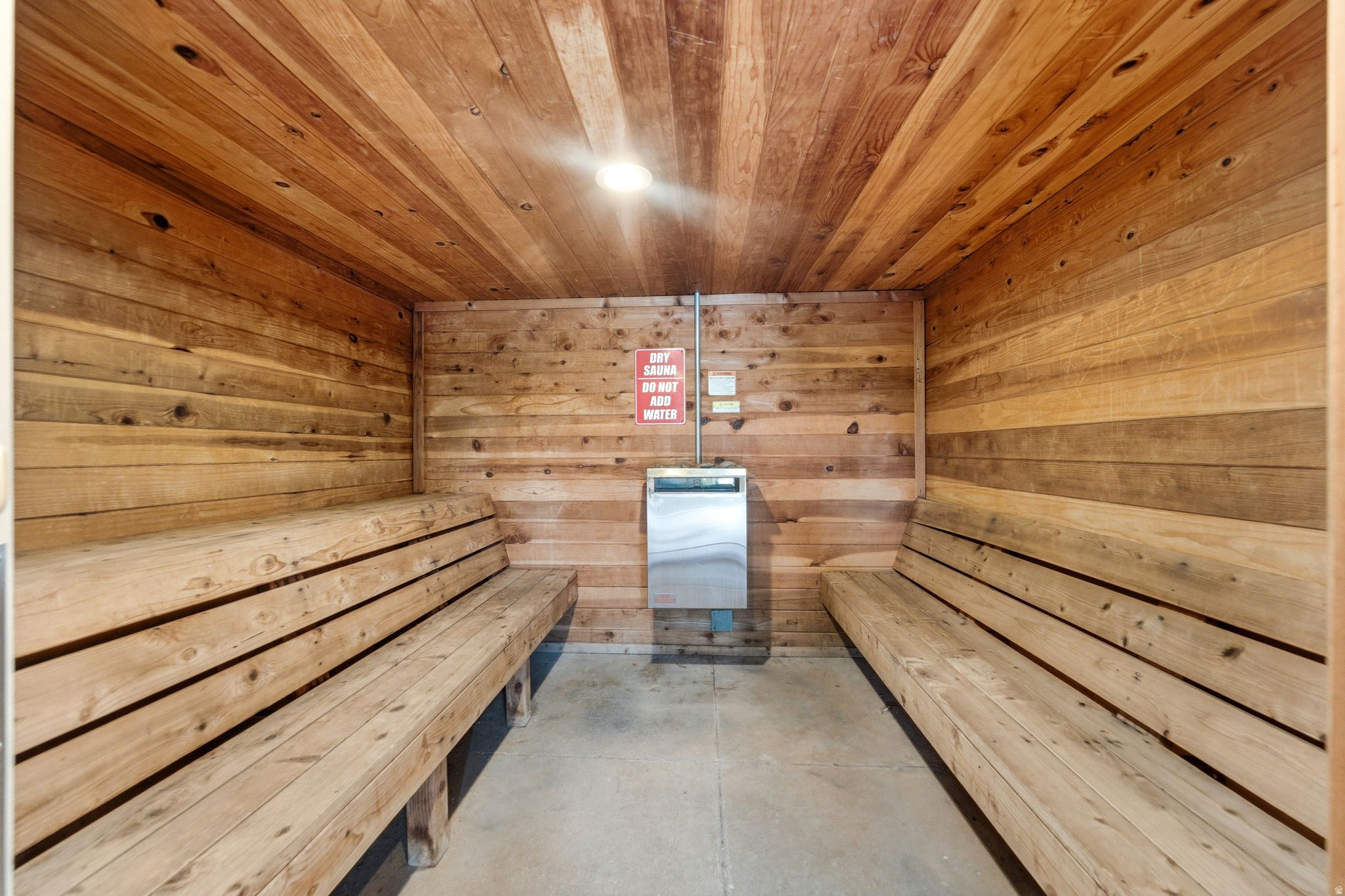 CASCADES AT MOOSE HOLLOW - Residential