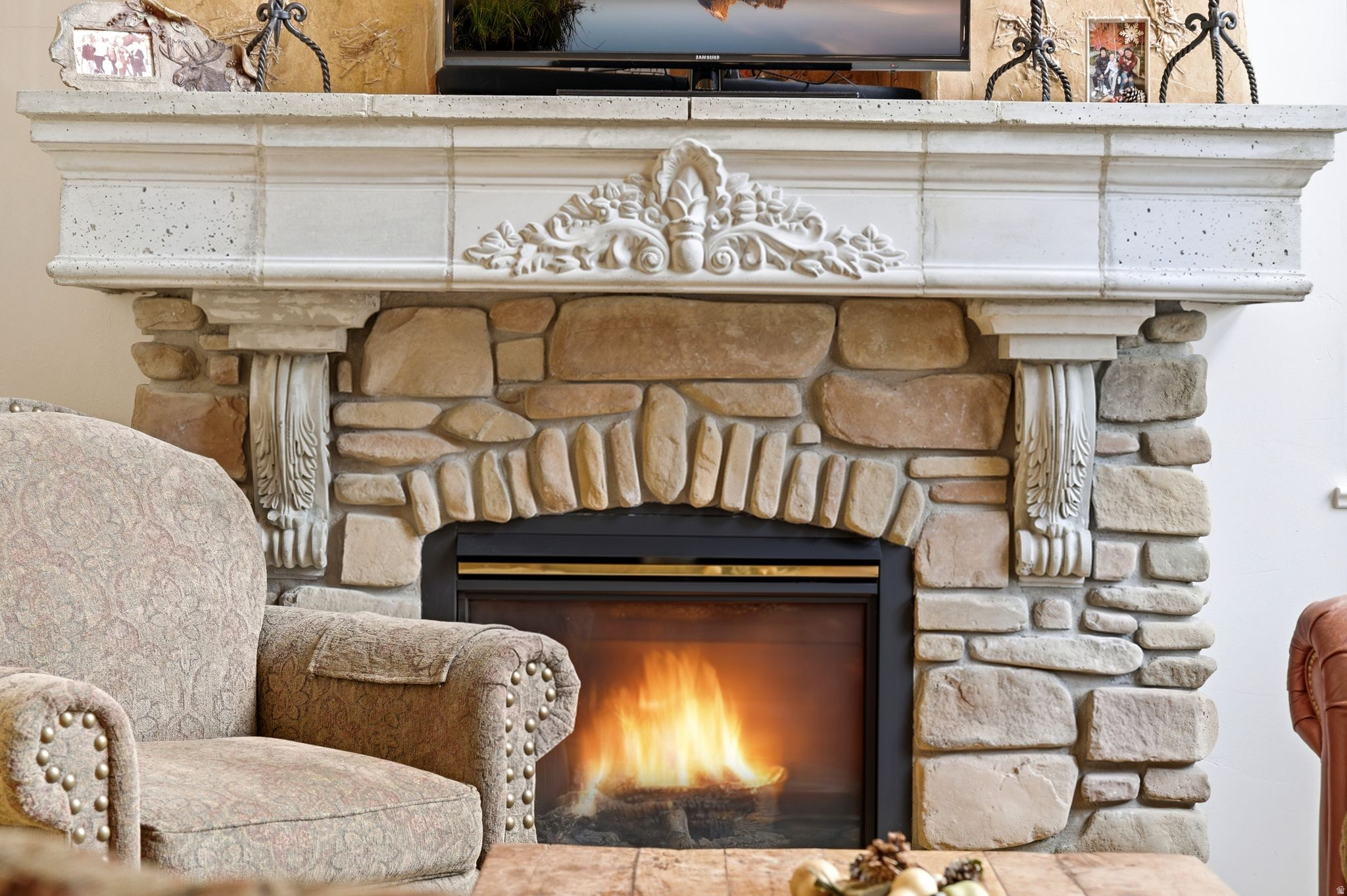 CASCADES AT MOOSE HOLLOW - Residential