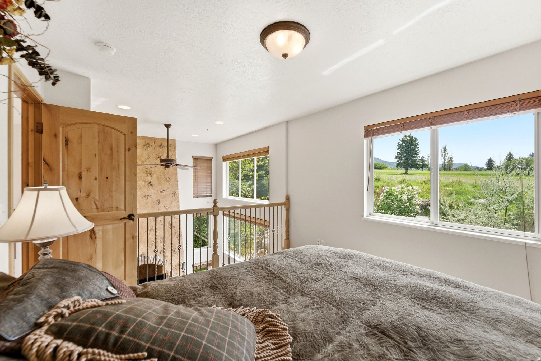 CASCADES AT MOOSE HOLLOW - Residential
