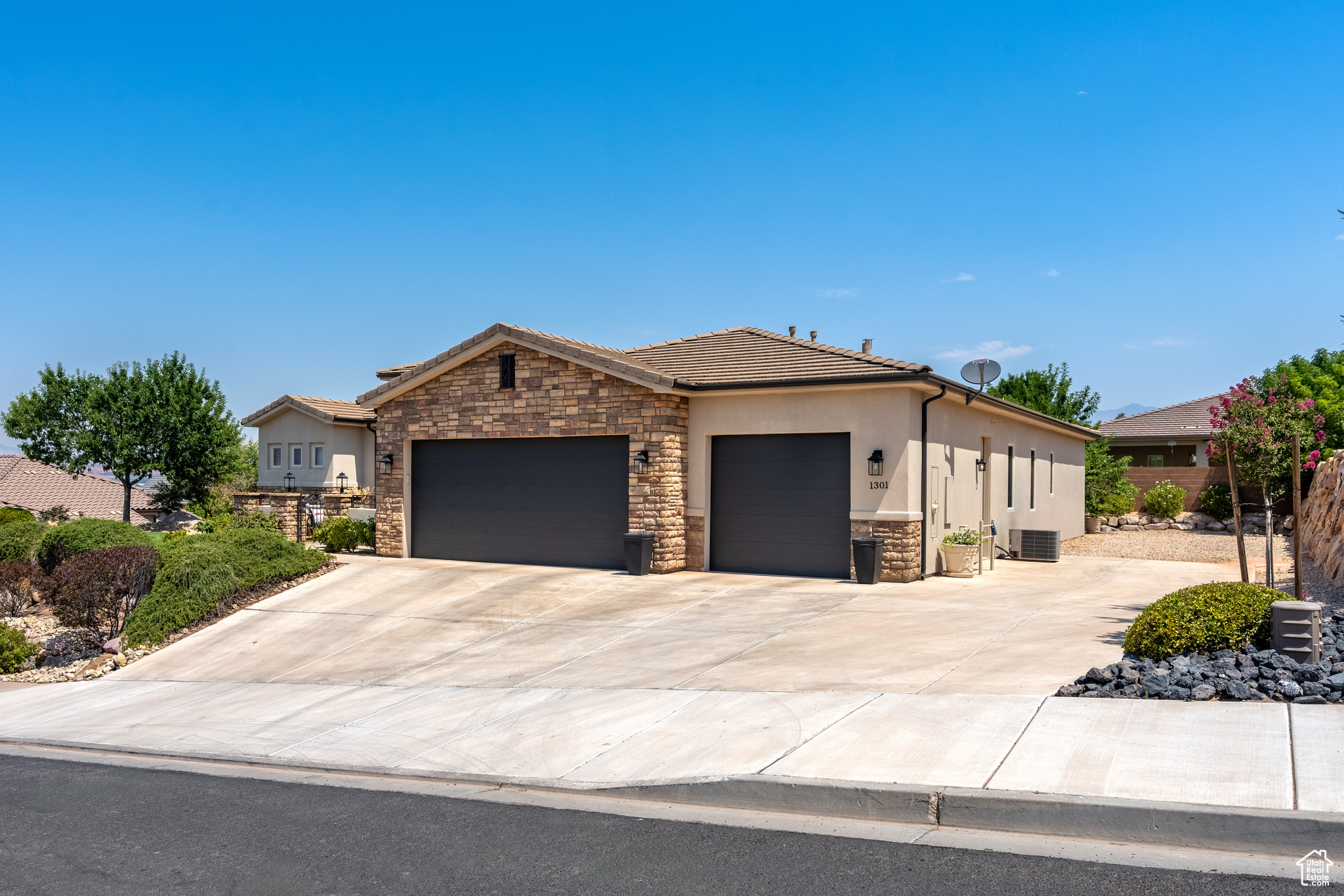 SILVER FALLS AT WASHINGTON BENCH PH 5 - Residential