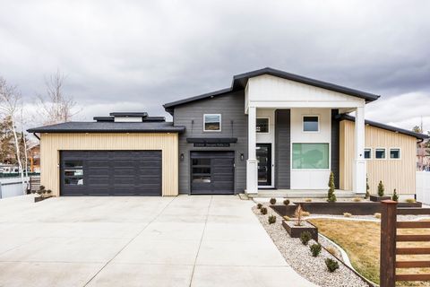 Photo of 11318 S CANYON FALLS LN E, Sandy, UT 84092 (MLS # 2139506)