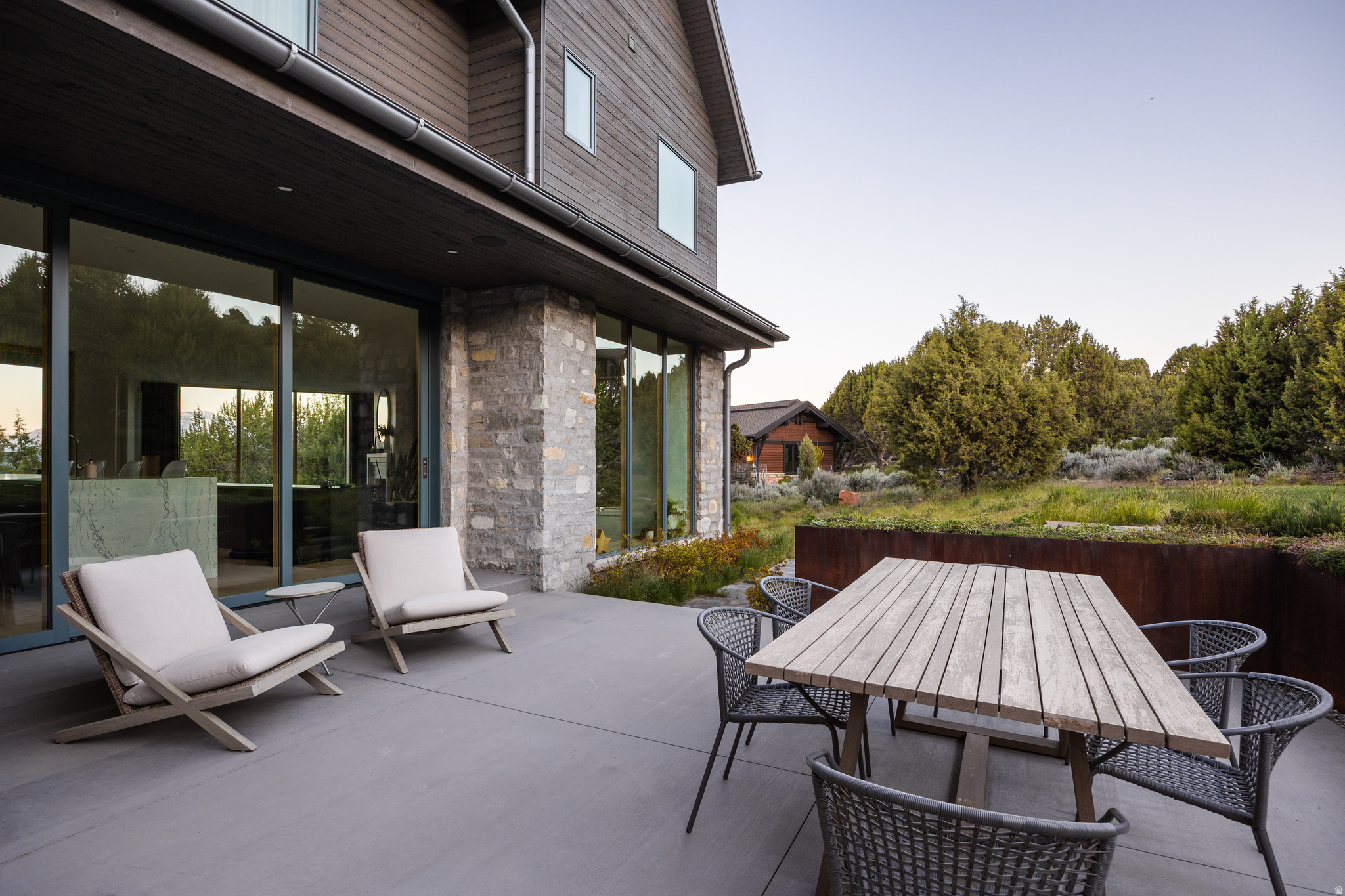 RED LEDGES - Residential