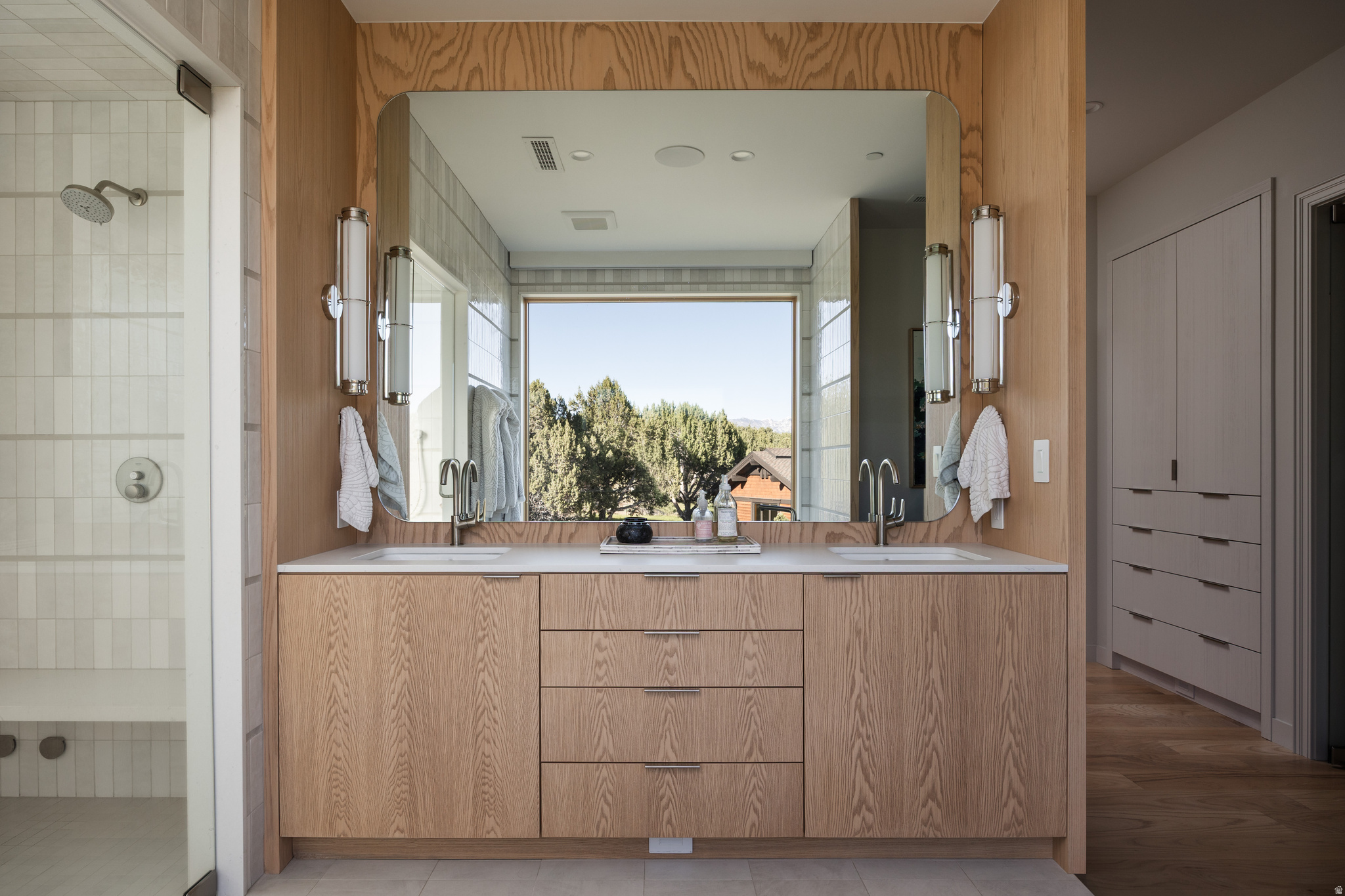 RED LEDGES - Residential
