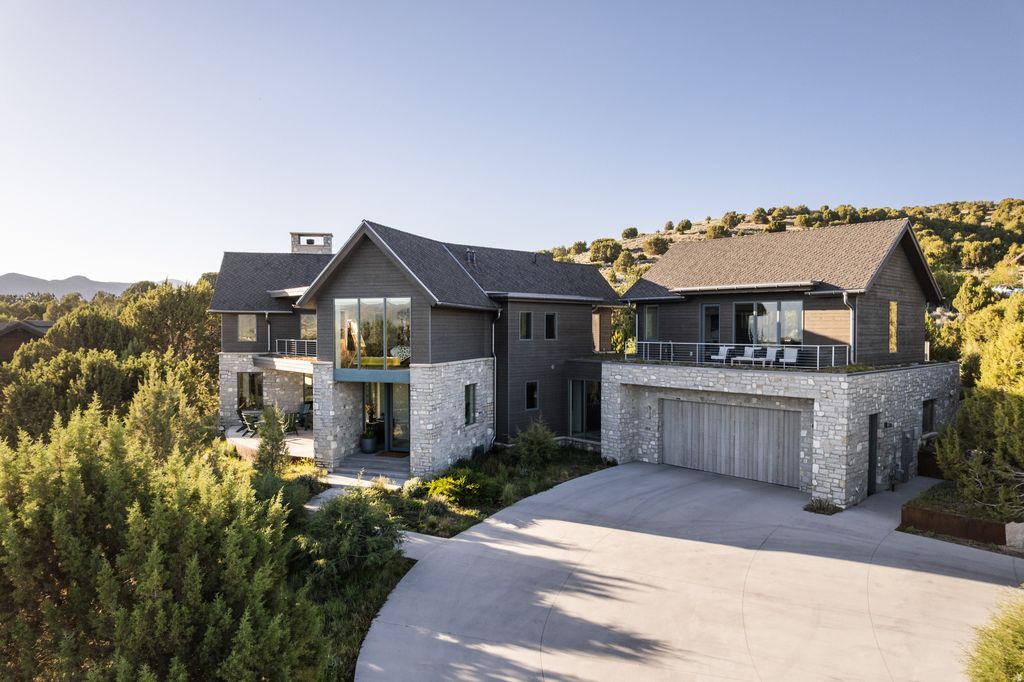 Photo of 3125 E HORSE MOUNTAIN CIR #LOT187, Heber City, UT 84032 (MLS # 2159872)