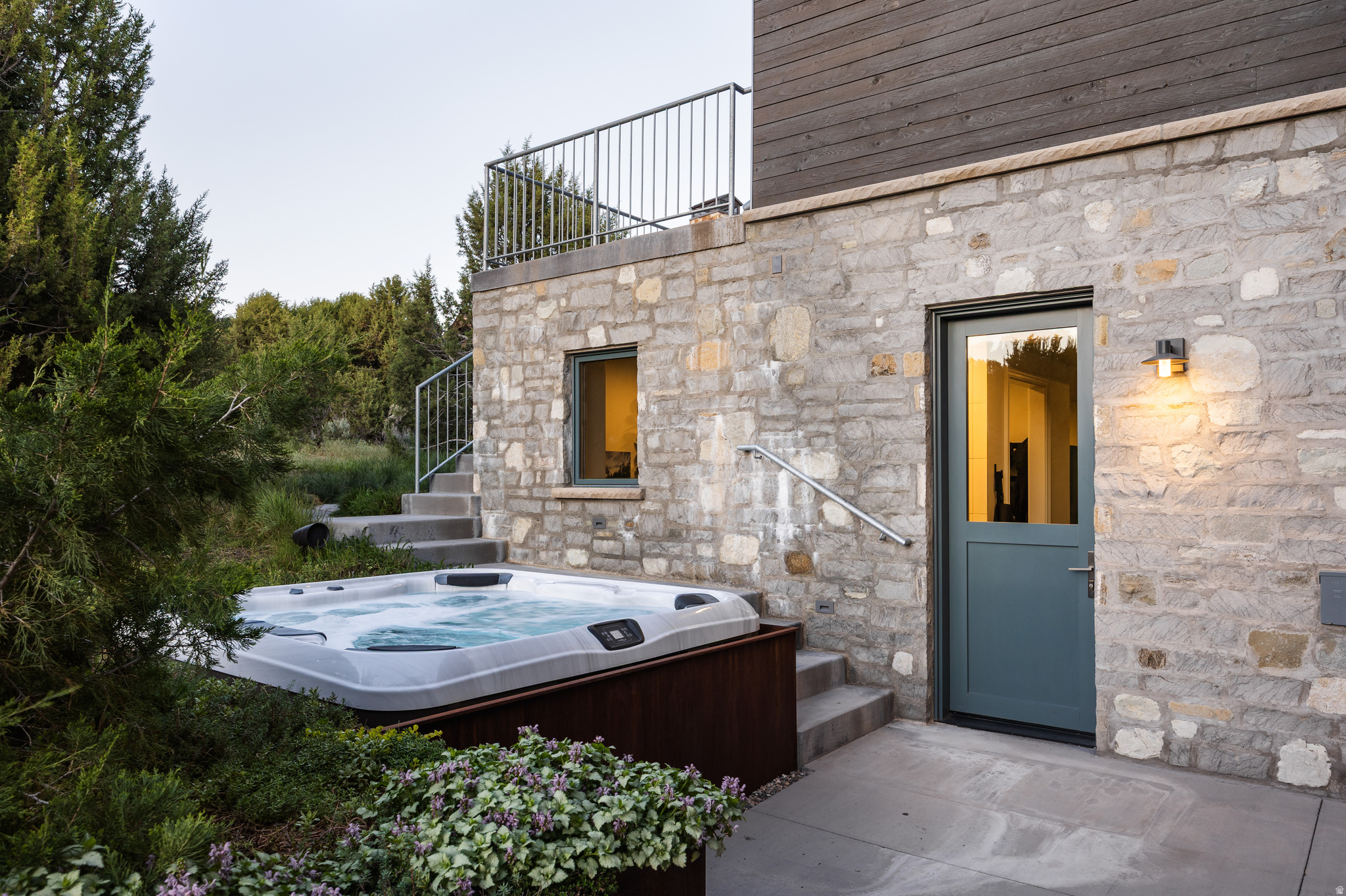 RED LEDGES - Residential