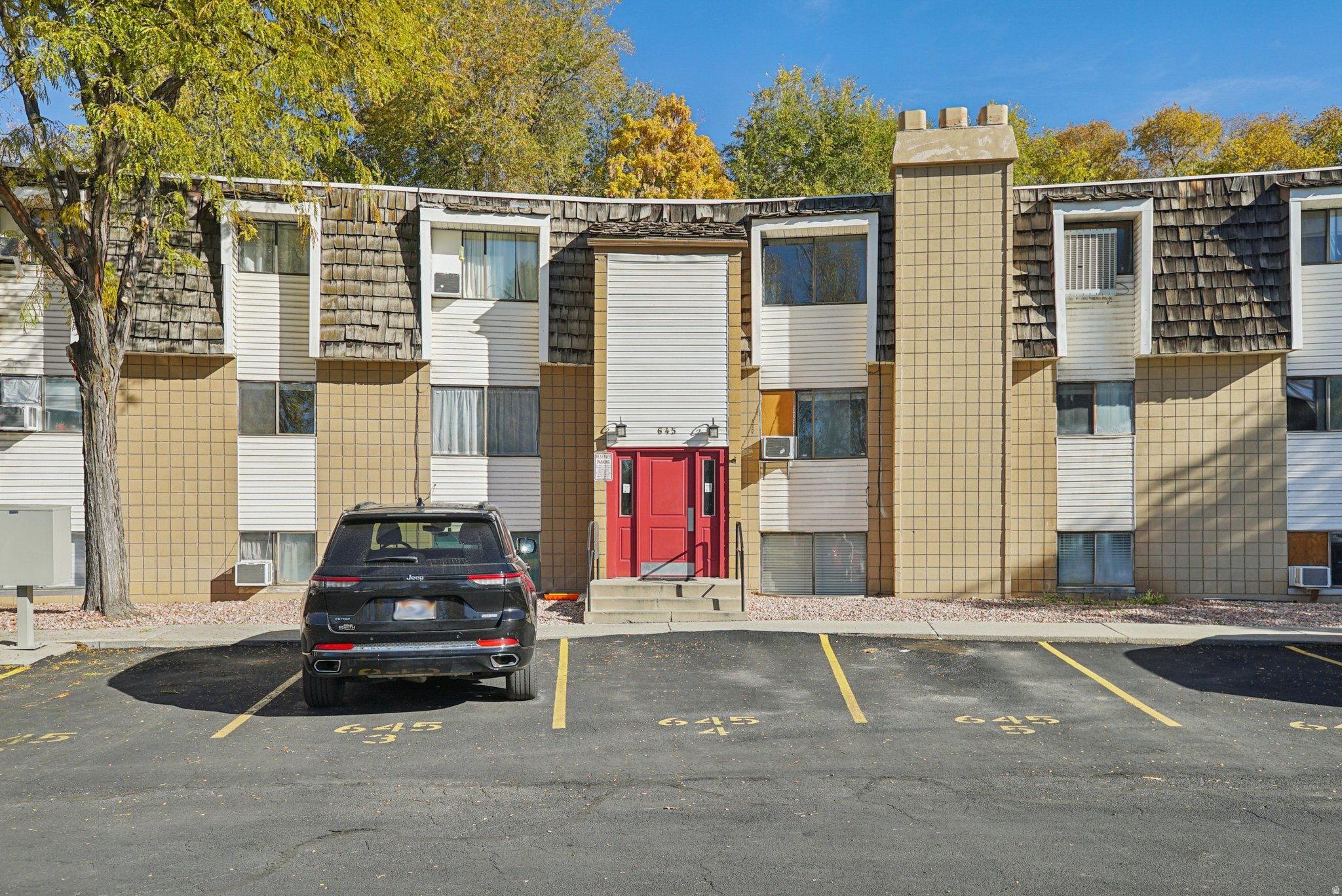 HOBBLE CRK PH I&II CONDO AMD - Residential