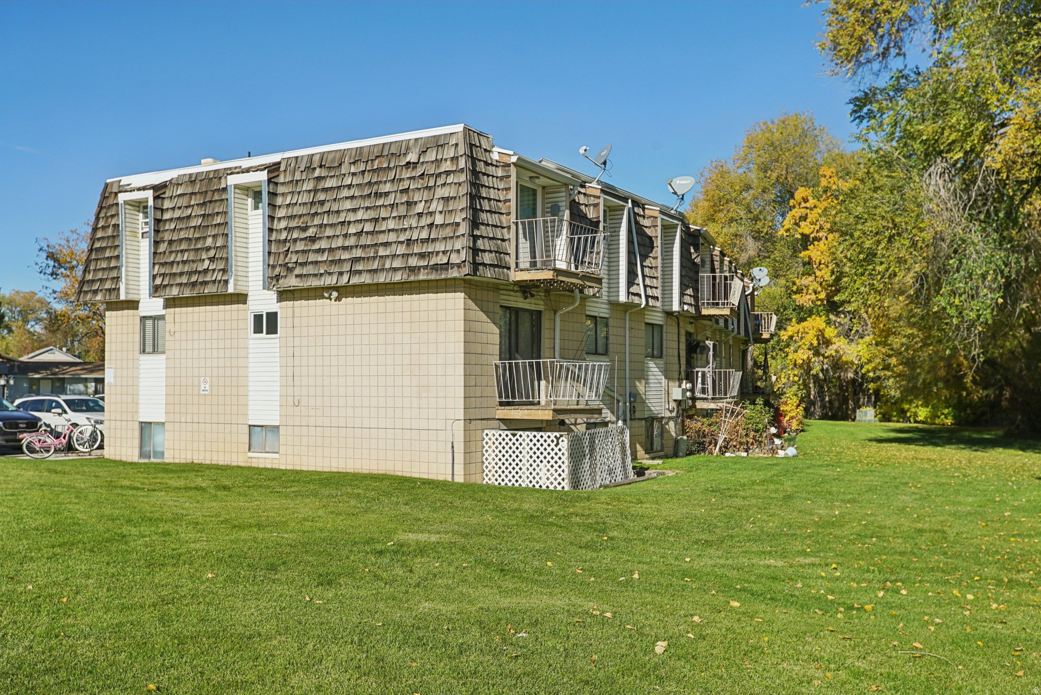 HOBBLE CRK PH I&II CONDO AMD - Residential