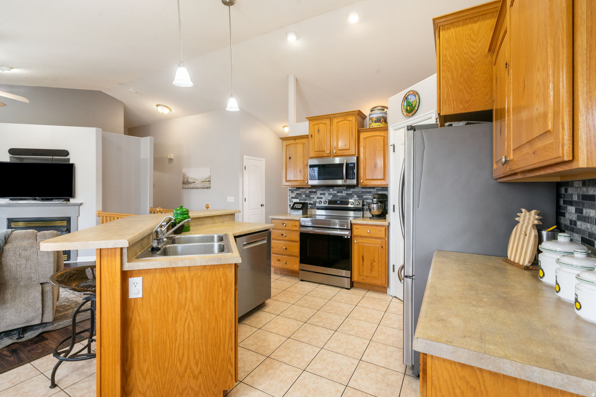 SUNRISE MEADOWS - Residential