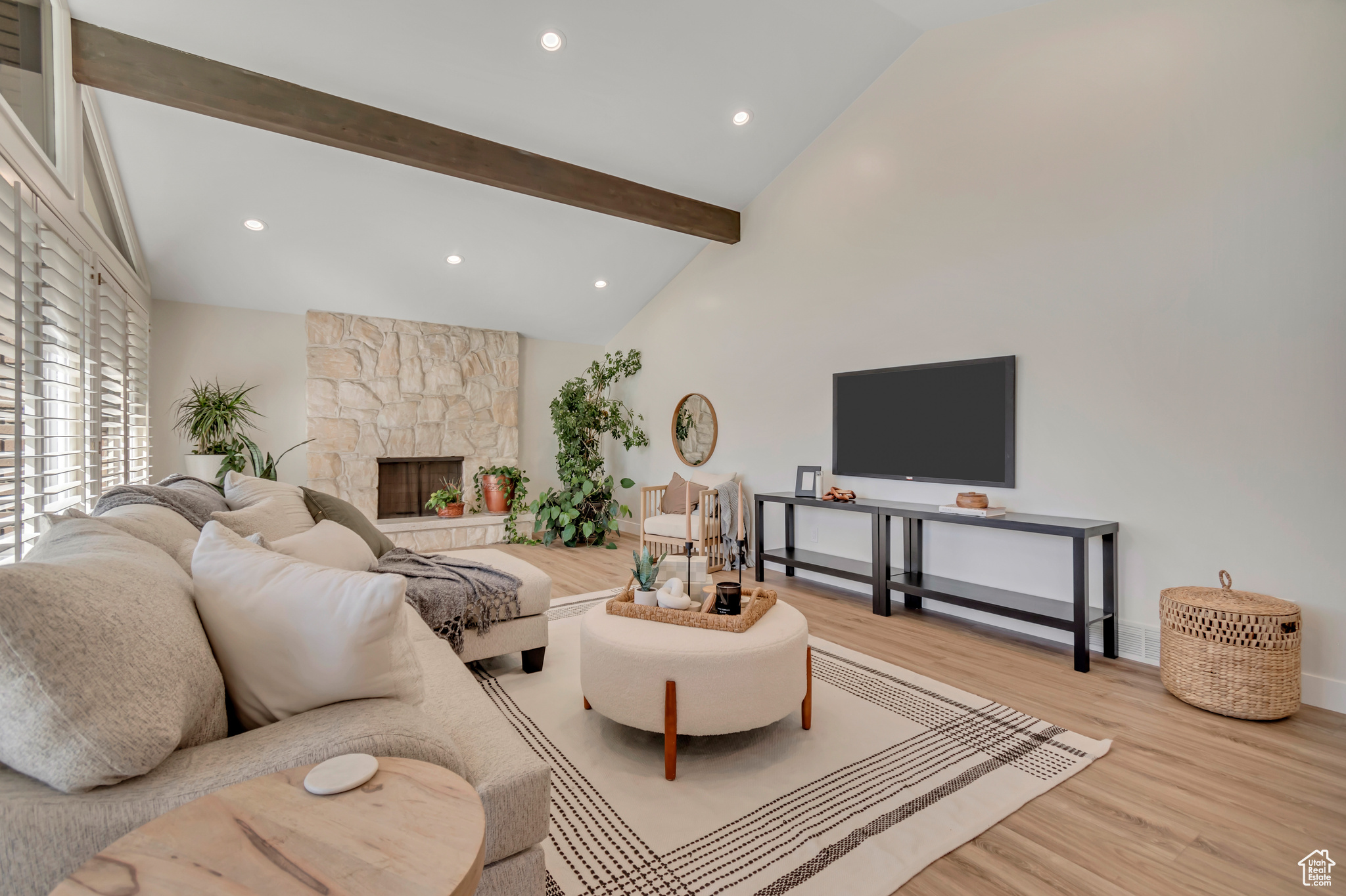 HEUGLY ACRES - Residential