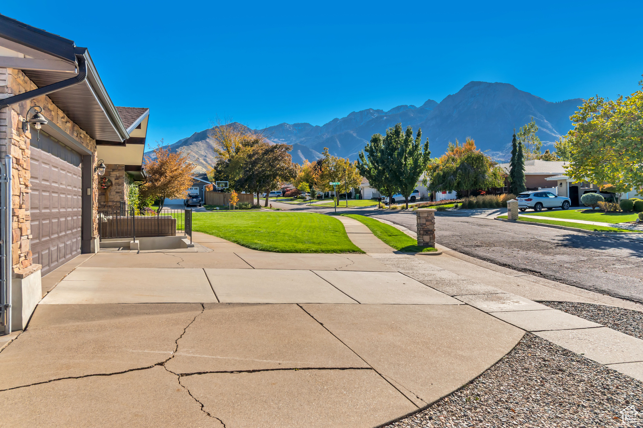 HEUGLY ACRES - Residential