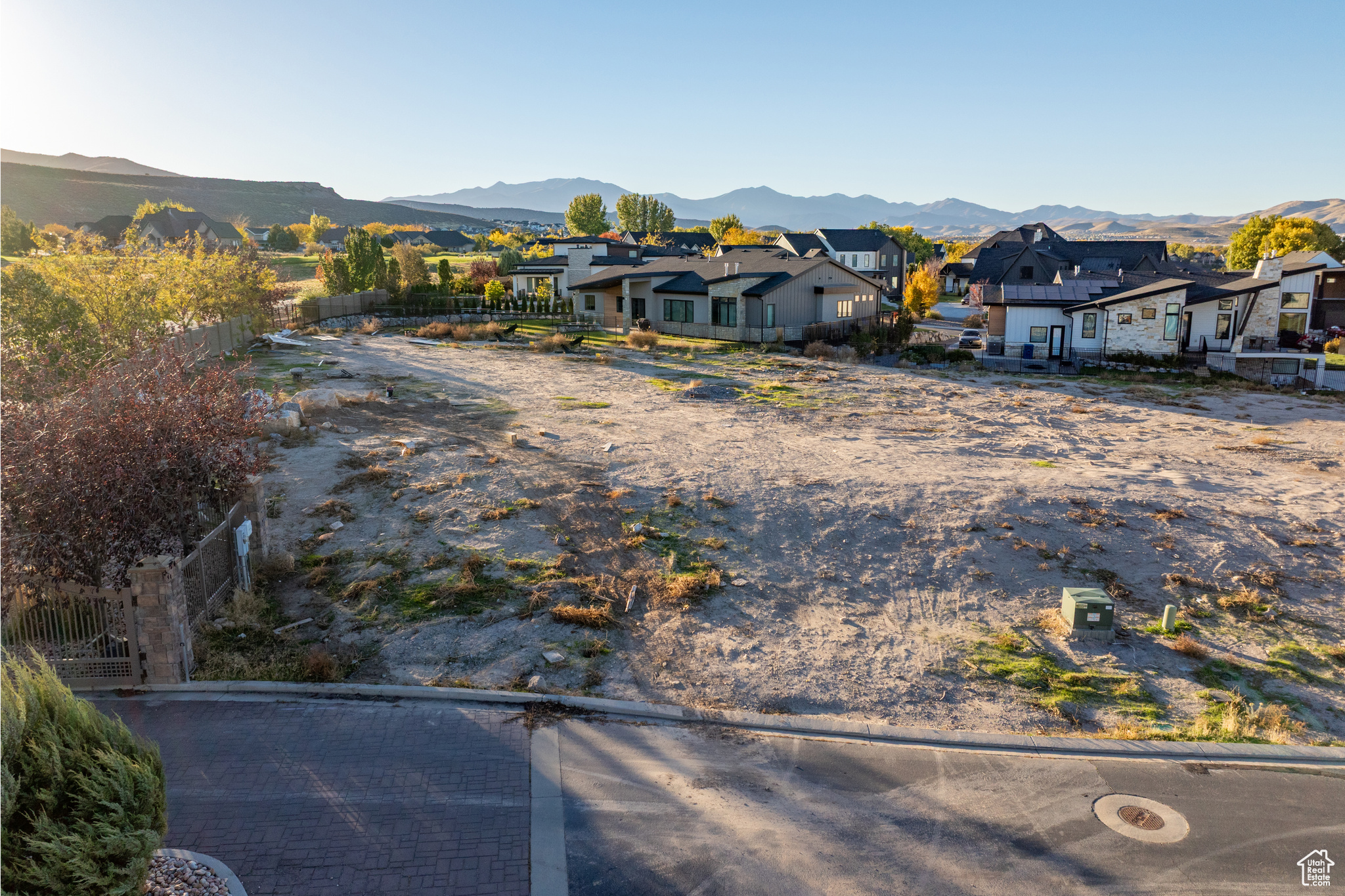 WILTSHIRE ESTATES - Land