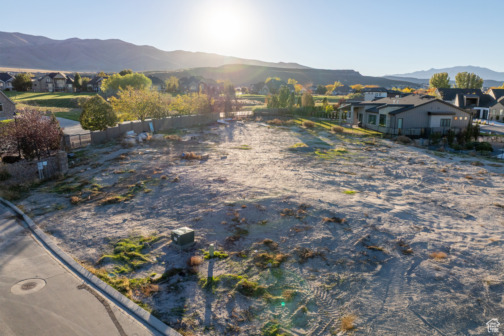 WILTSHIRE ESTATES - Land