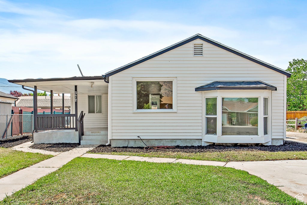 Photo of 372 E 400 N, Springville, UT 84663 (MLS # 2184624)