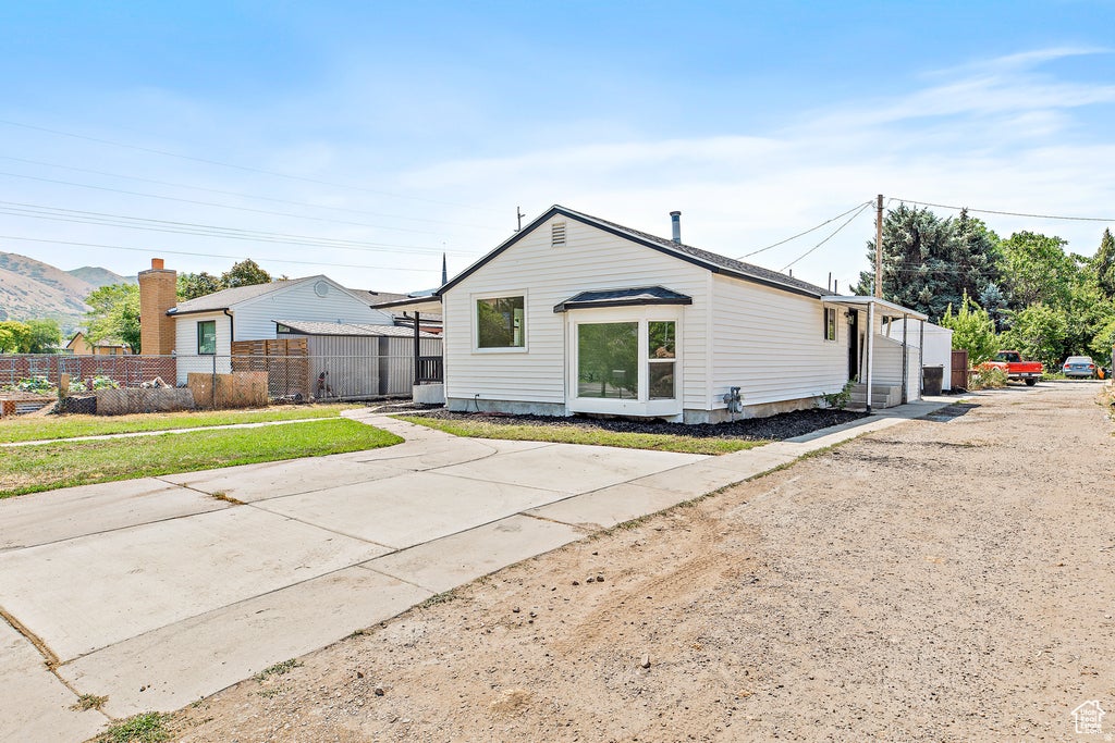 Photo of 372 E 400 N, Springville, UT 84663 (MLS # 2184624)