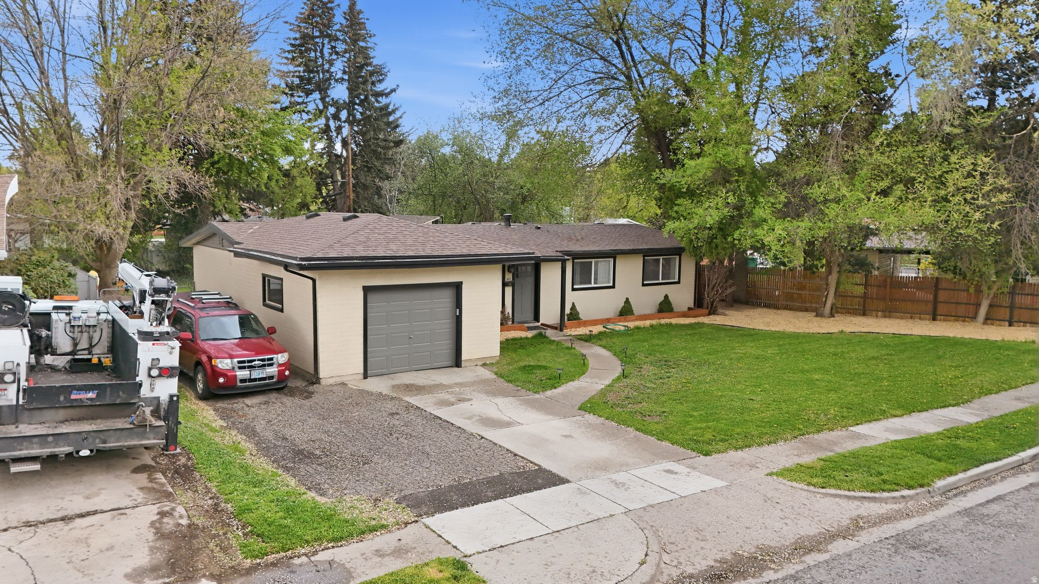 EL RANCHO - Residential