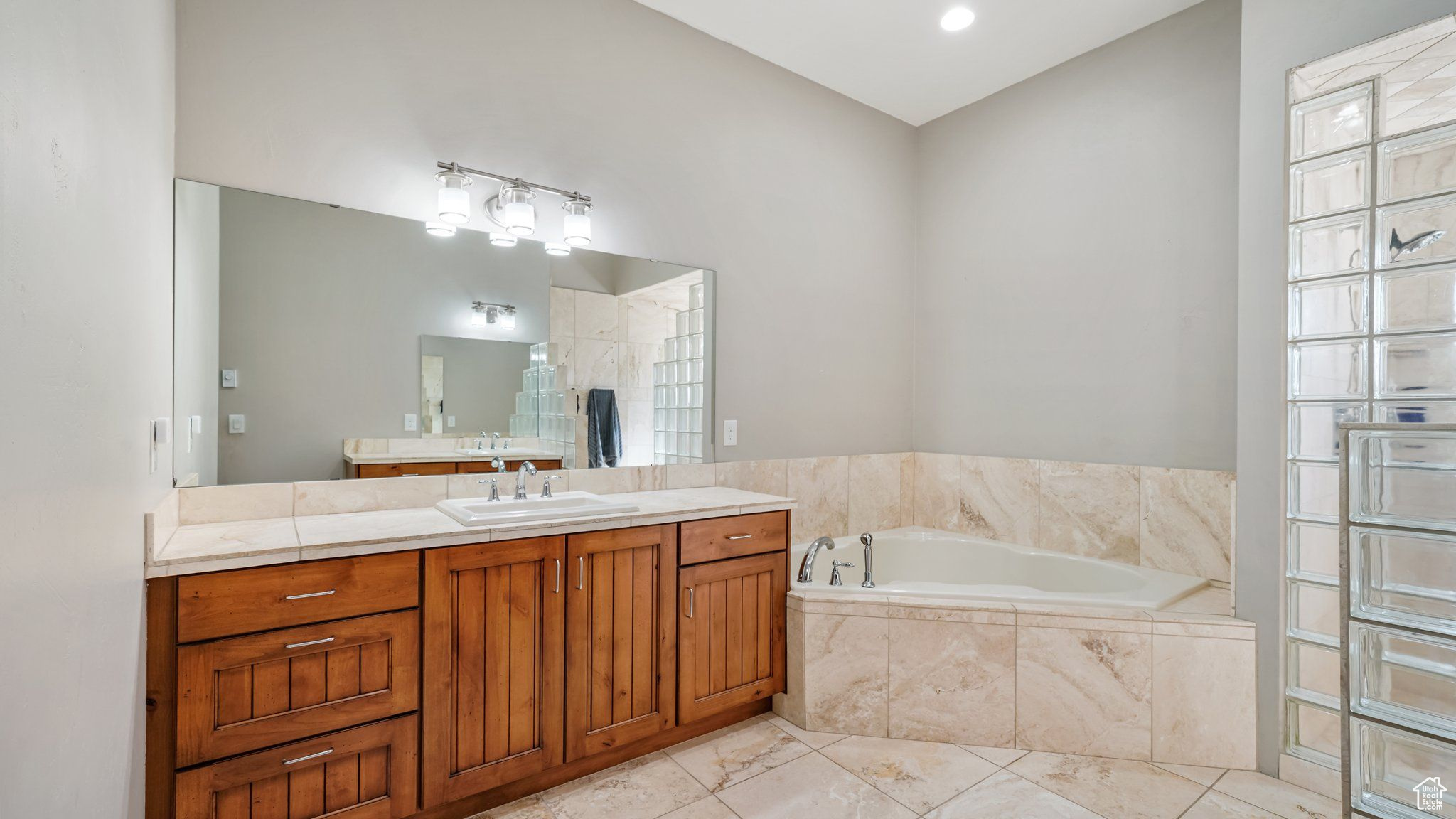 LAKE CREEK FARMS - Residential