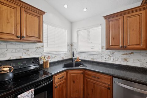 Tiny photo for 367 E 950 N, Lehi, UT 84043 (MLS # 2147692)