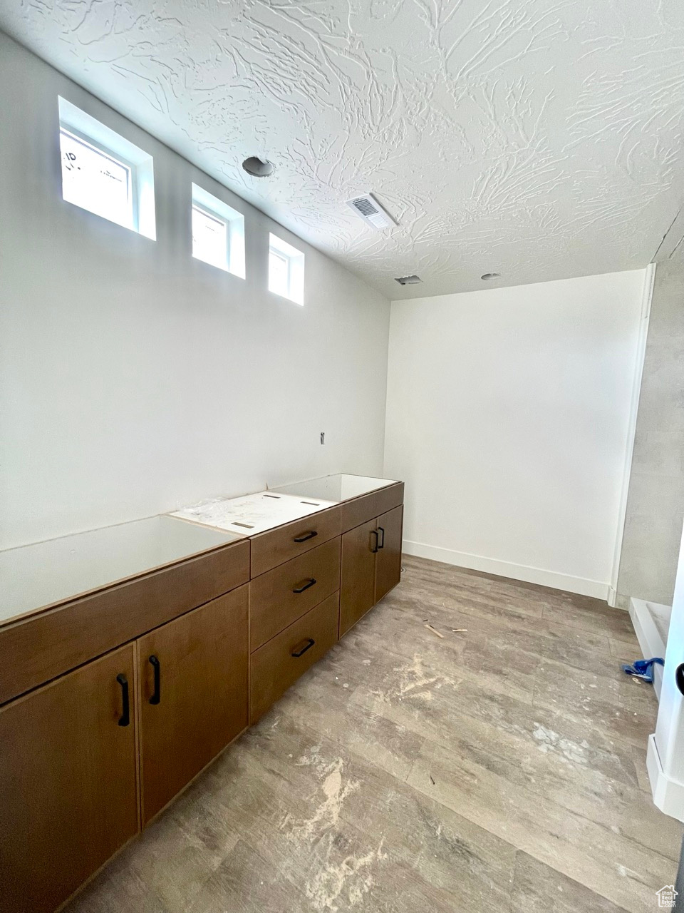 BLACK SAGE - Residential